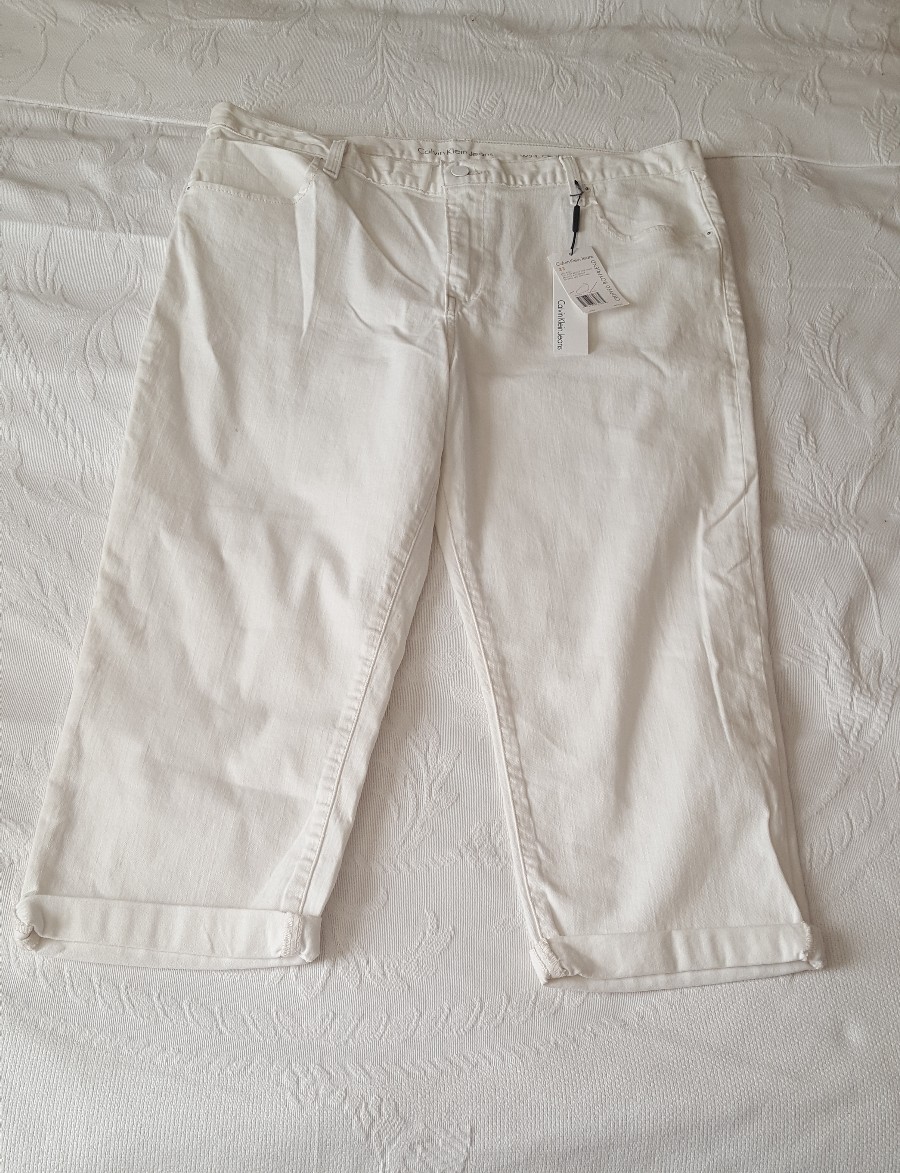 Calvin Klein Cropped Boyfriend Jeans White Size 33 New R027