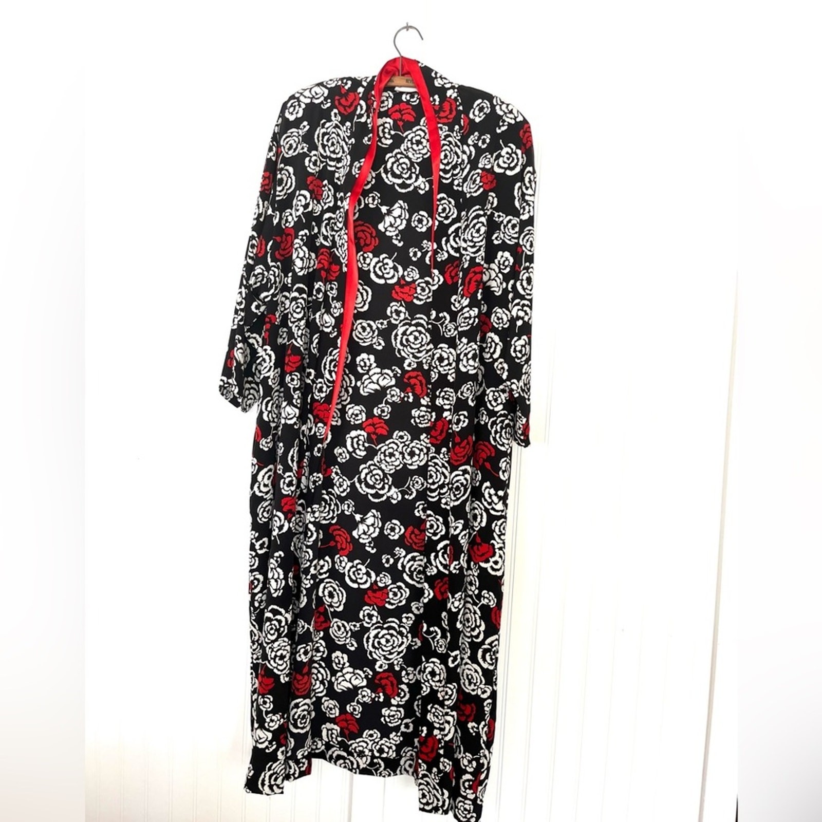 Vintage Black White and Red Nightgown and Robe Set Kimono Floral Peignor Sexy