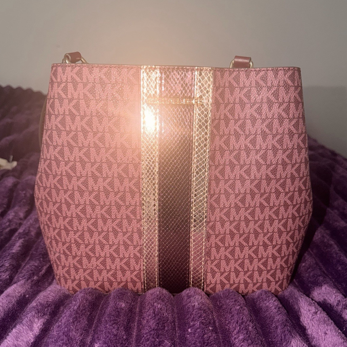 Michael Kors Signature Logo Pink/Gold Crossbody Bag Magnetic, Detachable Strap