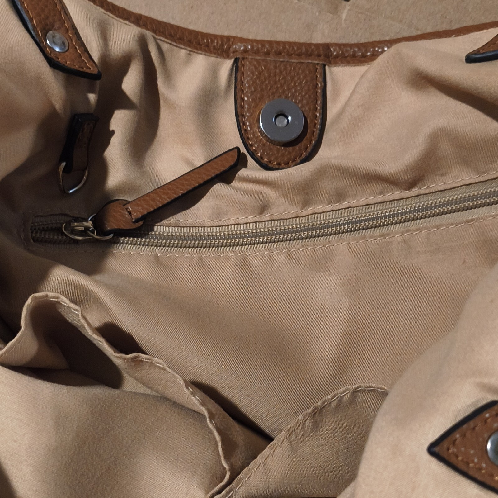 Striped Tote Bag Brown Beige Magnetic Zip Lined Pockets Silver