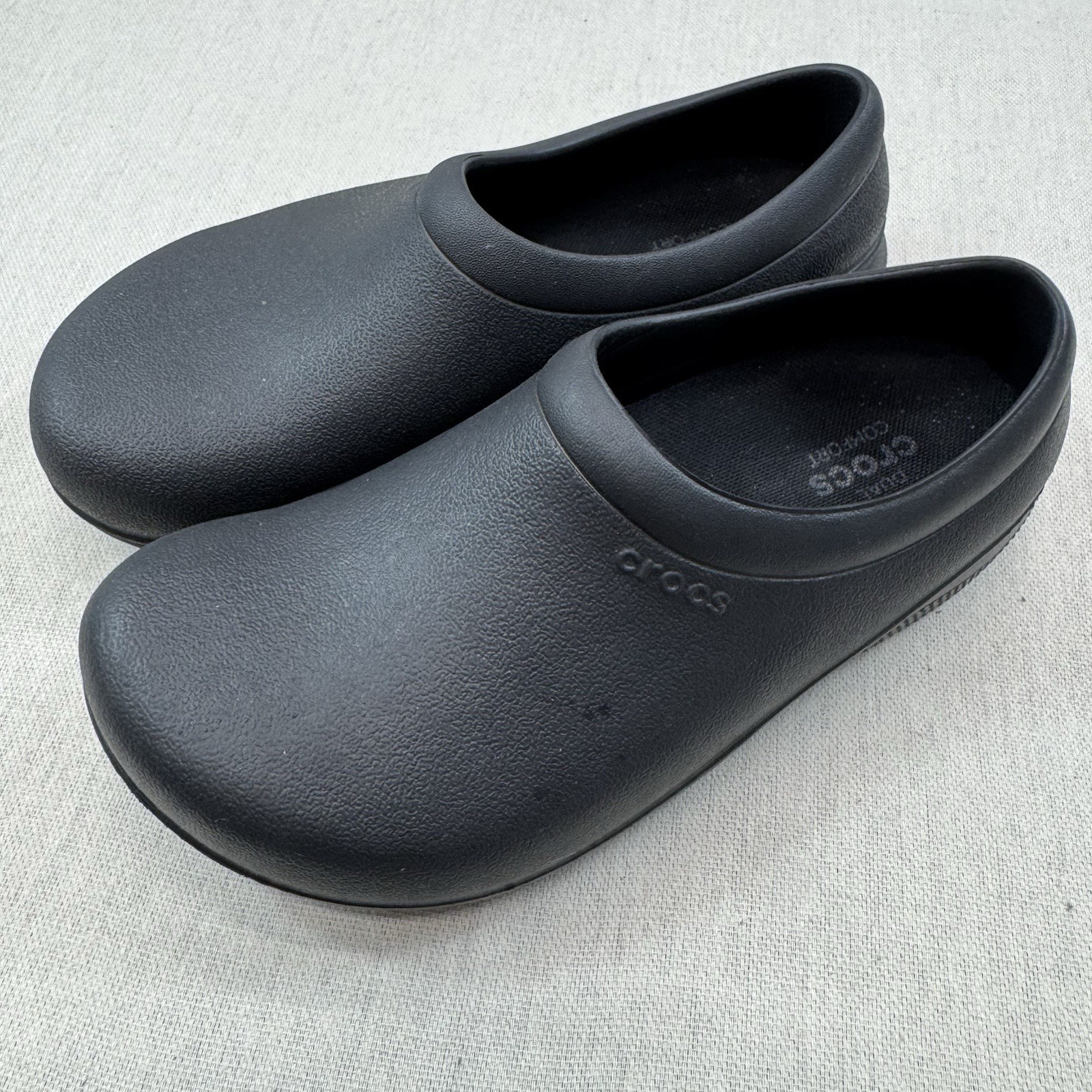 Crocs On The Clock Work Clogs Black Slip Resistant Women’s W6 M4 Comfort Shoes