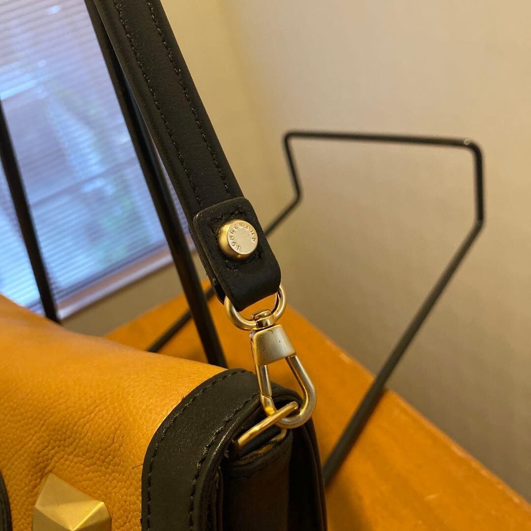 Longchamp Black Tan Metal Studs Turn Lock Crossbody Shoulder Bag 9.84in 25cm