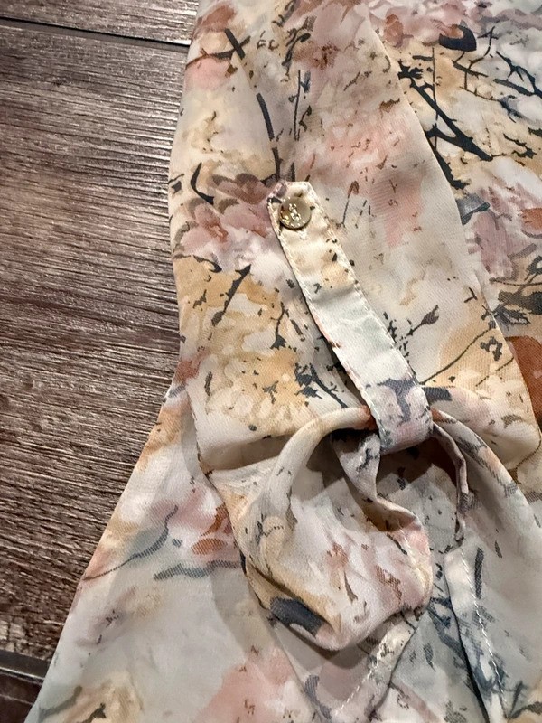 Women’s size Xs boutique style top