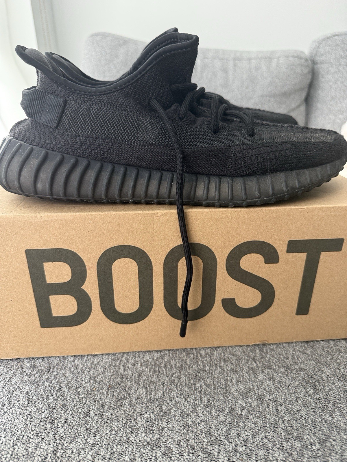adidas Yeezy Boost 350 V2 Low Top Lace Up Onyx Black Sneaker HQ4540