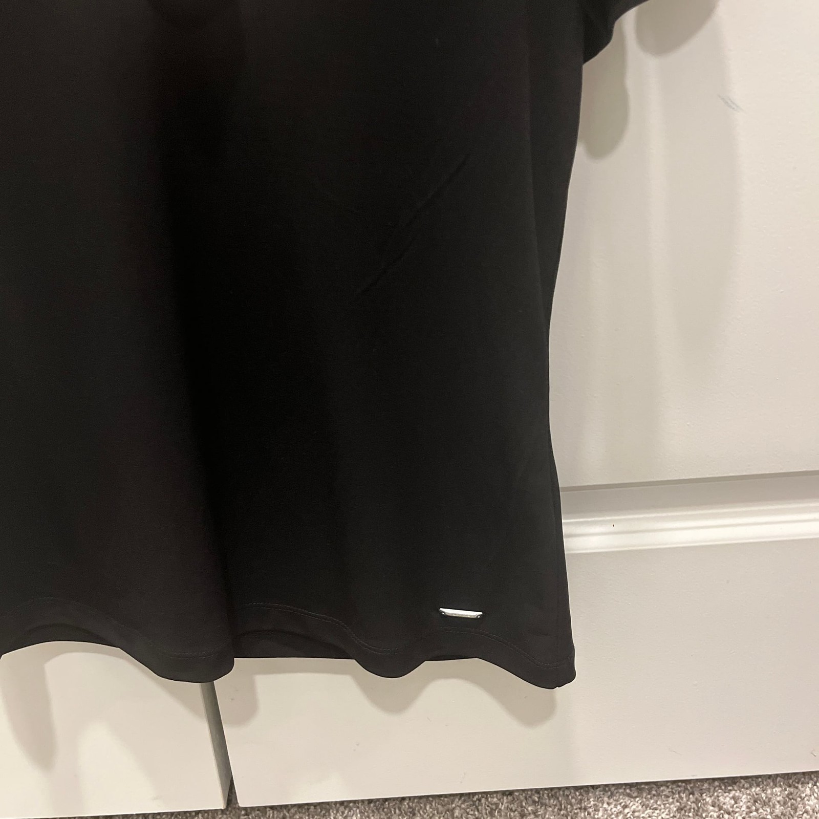 Petal-Sleeve Voop Neck Tee