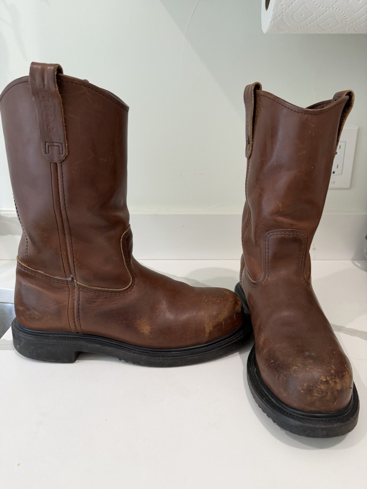 Red Wing Shoes Men’s Brown Leather Wellington Pull-On Oil Resistant Boots 8.5
