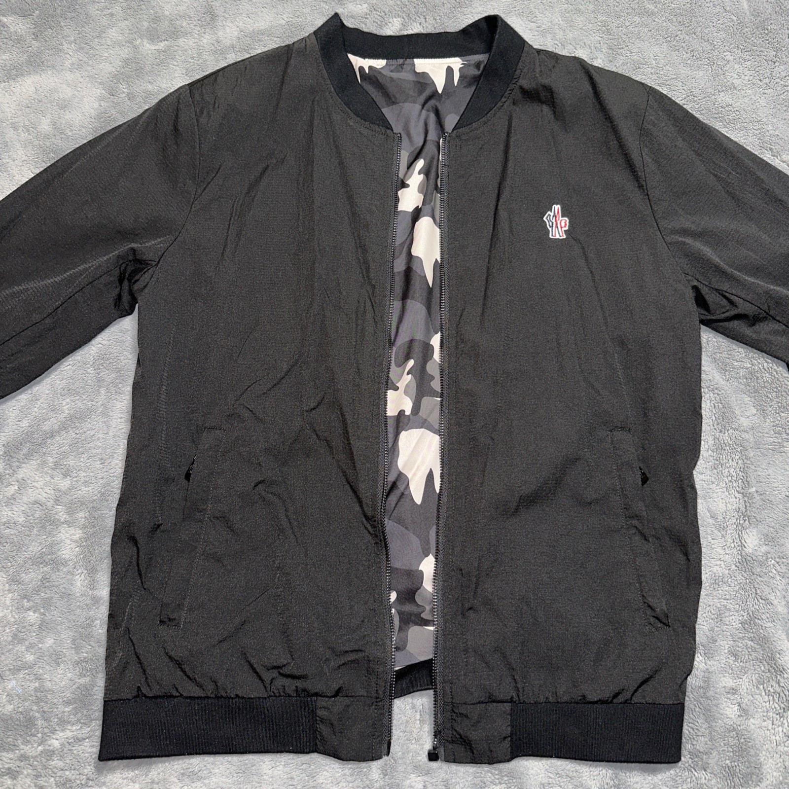 Moncler Reversible Bomber Jacket Women’s Large Black & Camo Broken Zipper