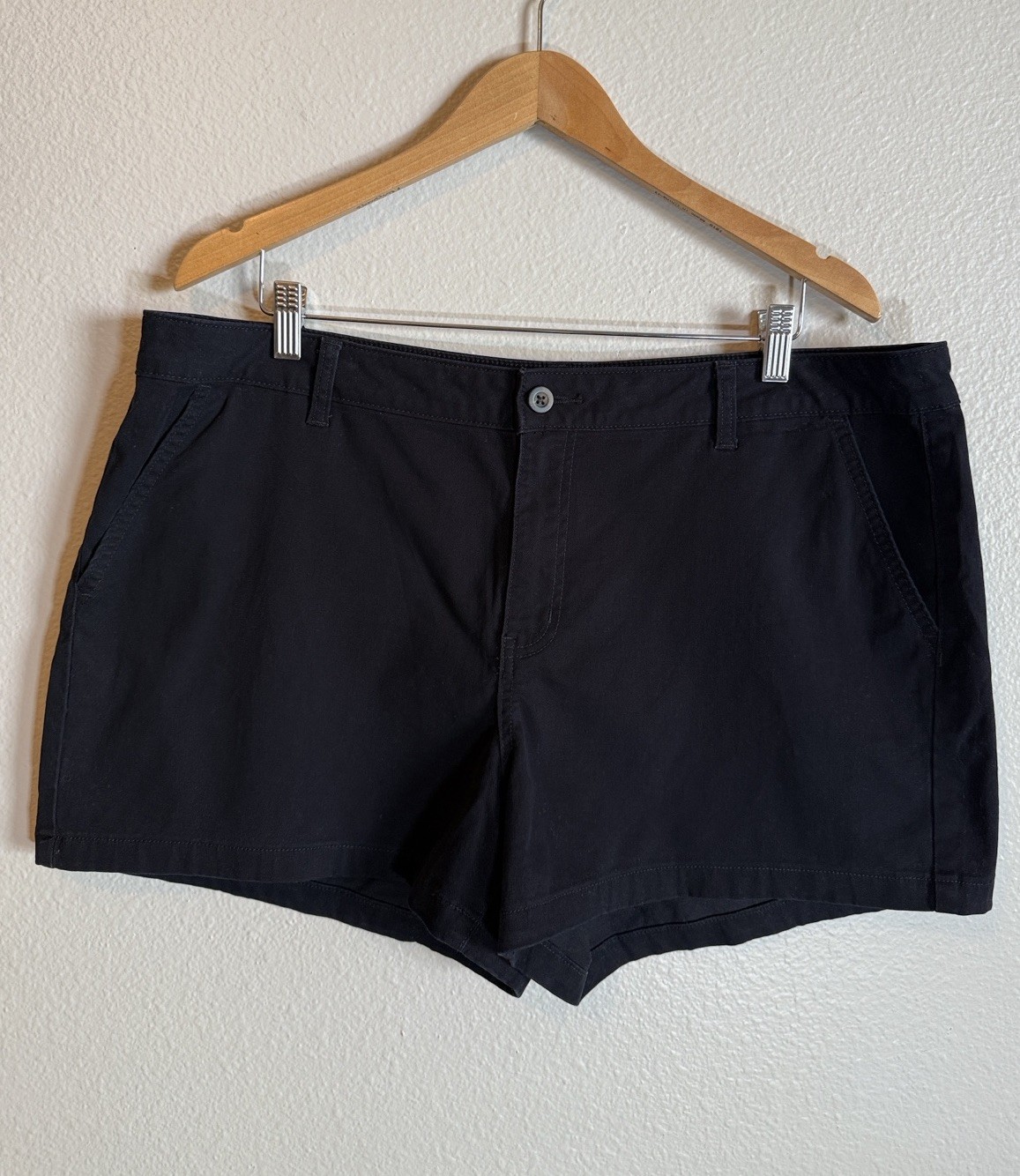 A.N.A. Plus Size Black Mid Rise Shorts SZ 18 3.5” inseam Casual Beach Summer