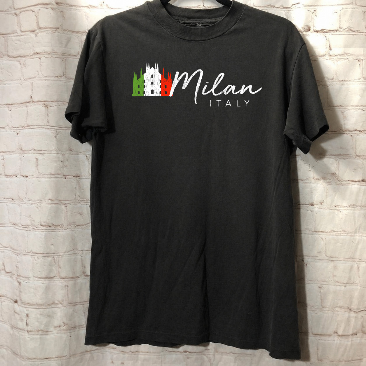 Limited Edition Milan Italy Cultural Tourist T-Shirt – Unique Travel Souvenir