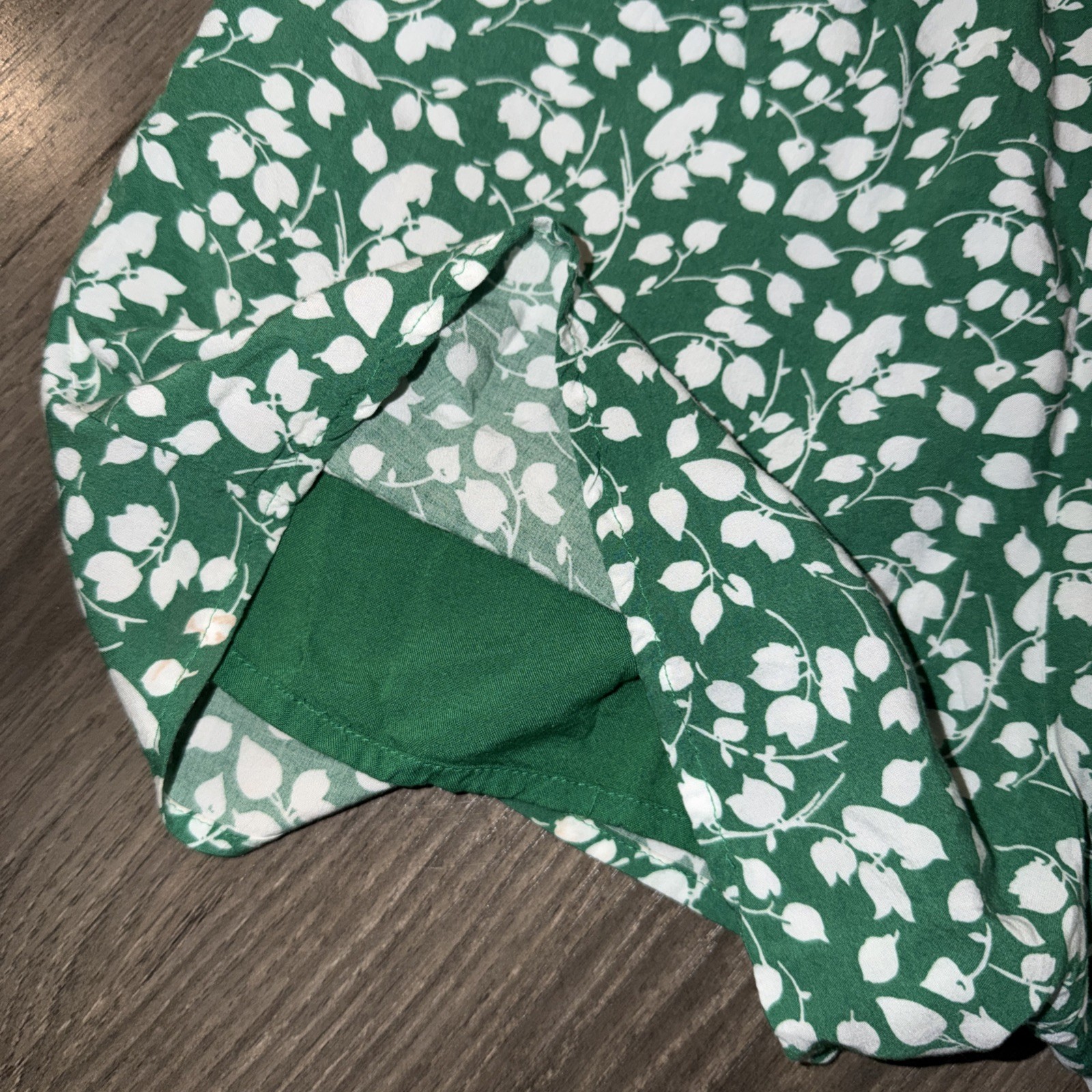 Abercrombie & Fitch Green Leaf Print Romper Size XS Extra Small