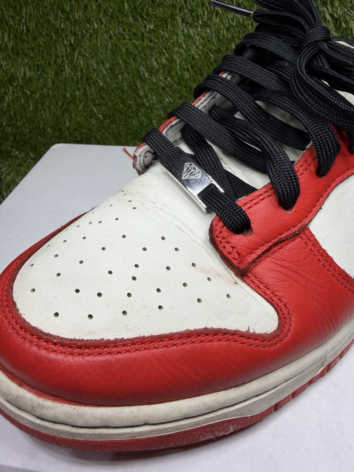 Nike Dunk Low EMB Chicago Bulls 75th Size 10.5 Mens Sneakers 2021 DD3363-100