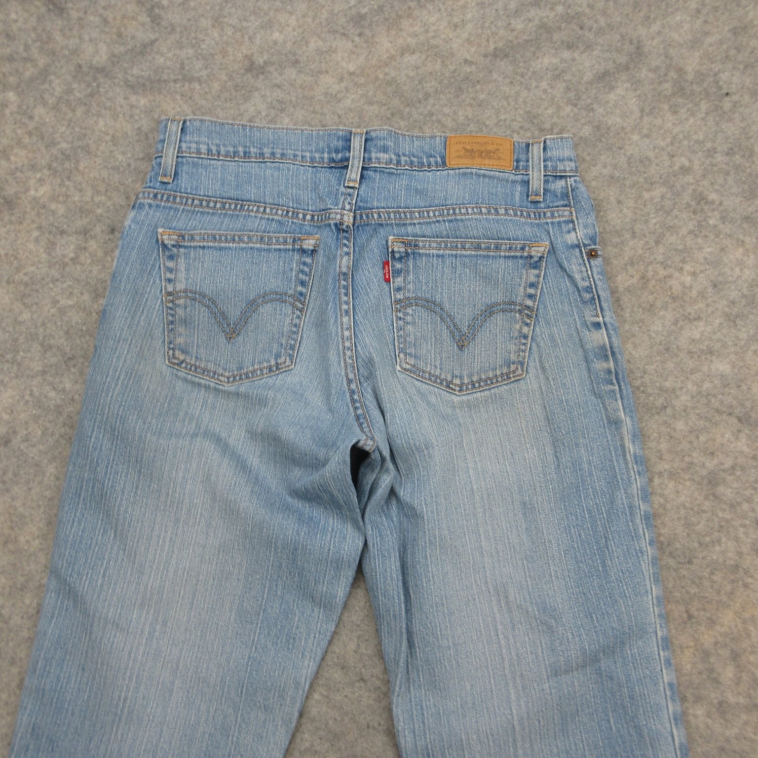 Levi’s 550 Jeans Women’s Size 8 Medium Light Wash Relaxed Tapered Stretch