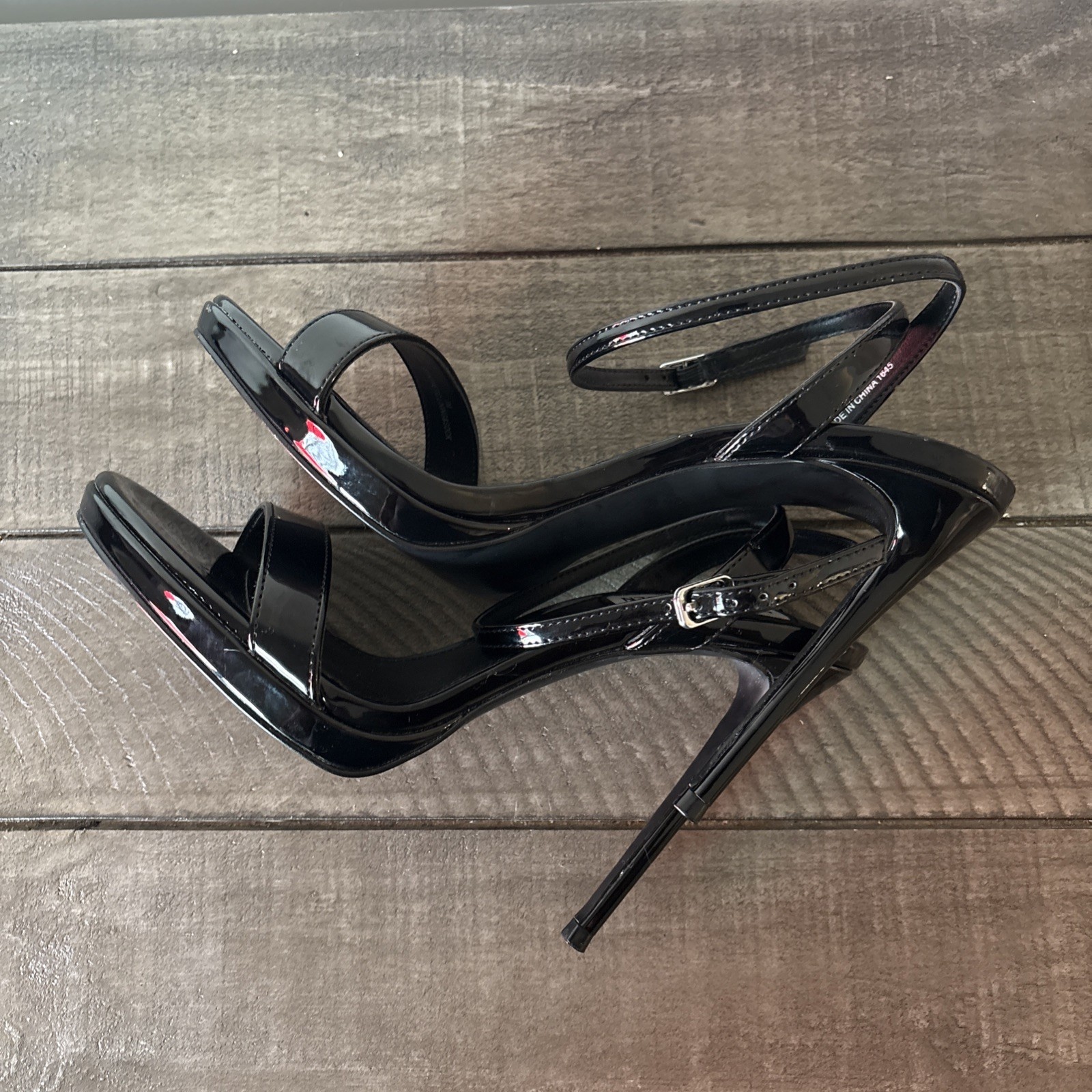 Steve Madden Wafer 4.5 inch High Heel Open Ankle Strap Stiletto – Black Size 7