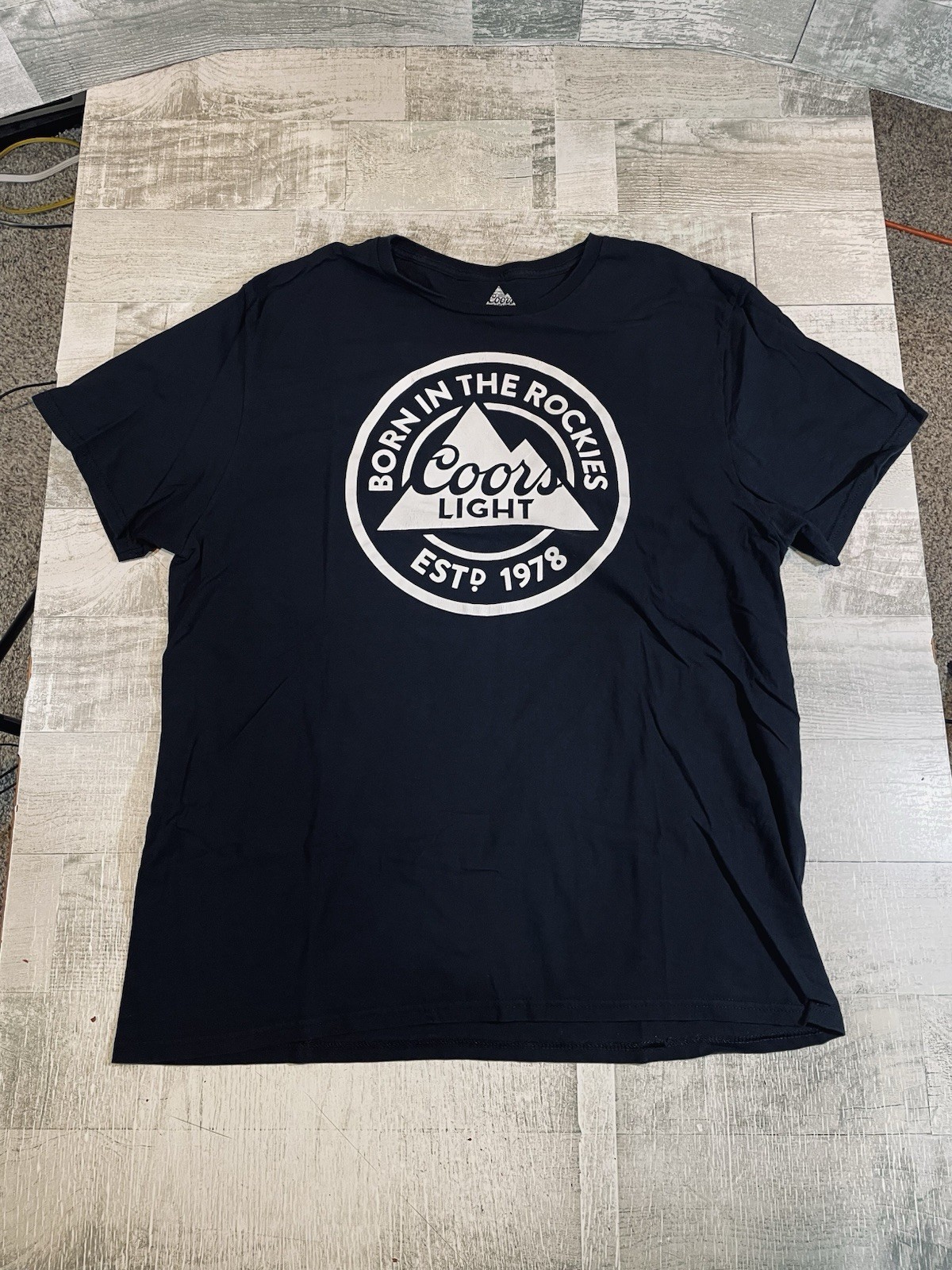 Coors Light Beer Born In The Rockies Men’s XL Black T-Shirt Colorado Brewery