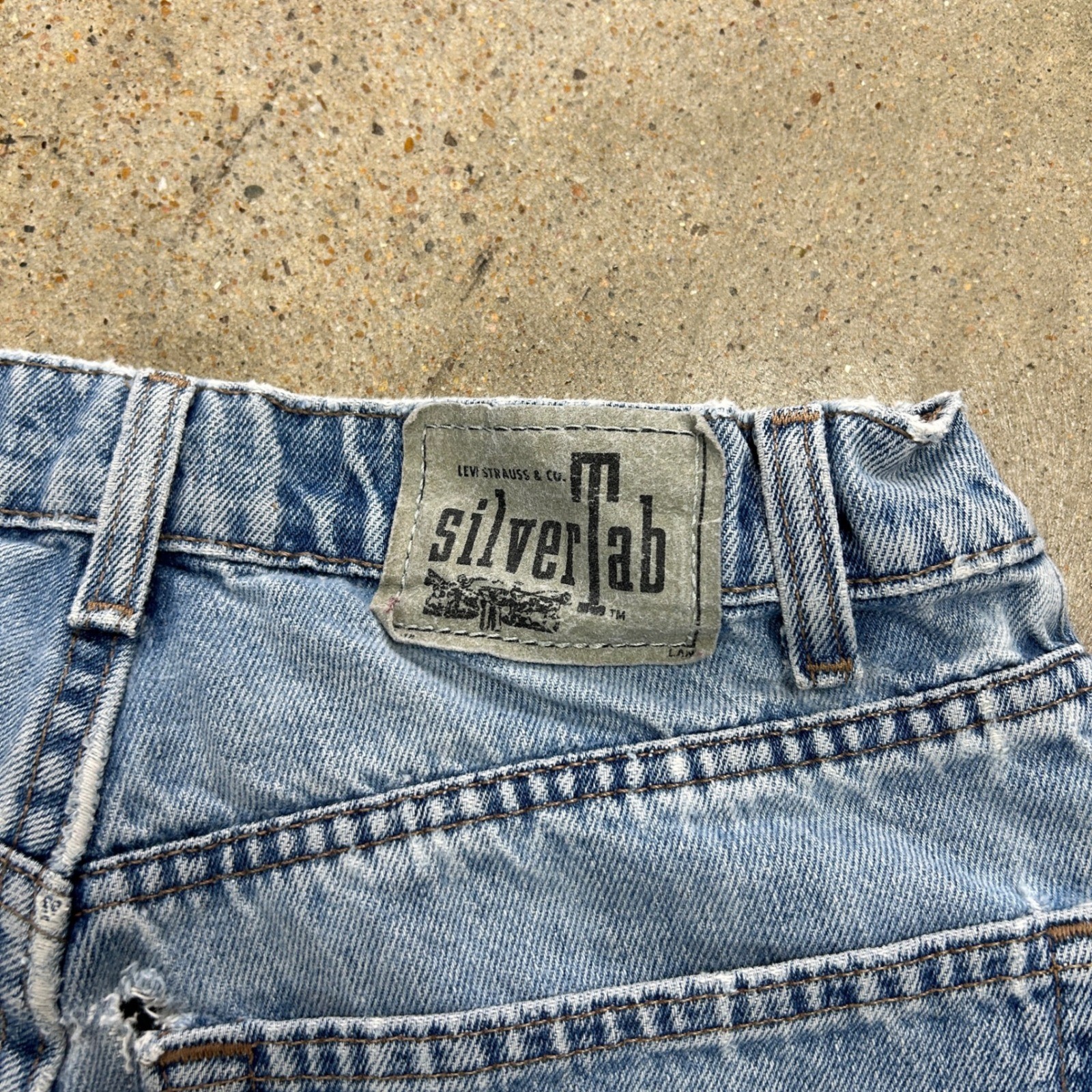 90s Levi’s SilverTab Baggy Skater Loose Wide Leg Jeans W32 L34 Light Wash Blue