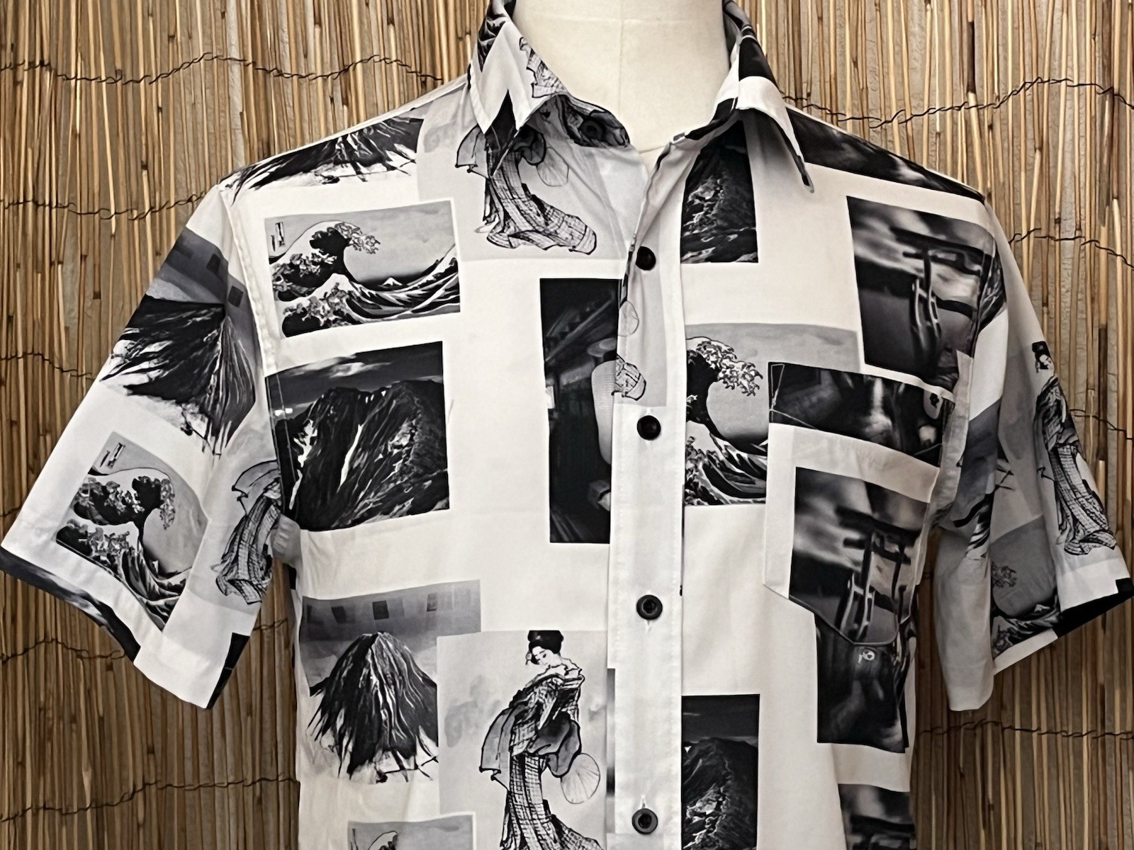 Just Attitude Mens SS Button Up Japan Themed Shirt-Size Small-Poly Spandex Blend
