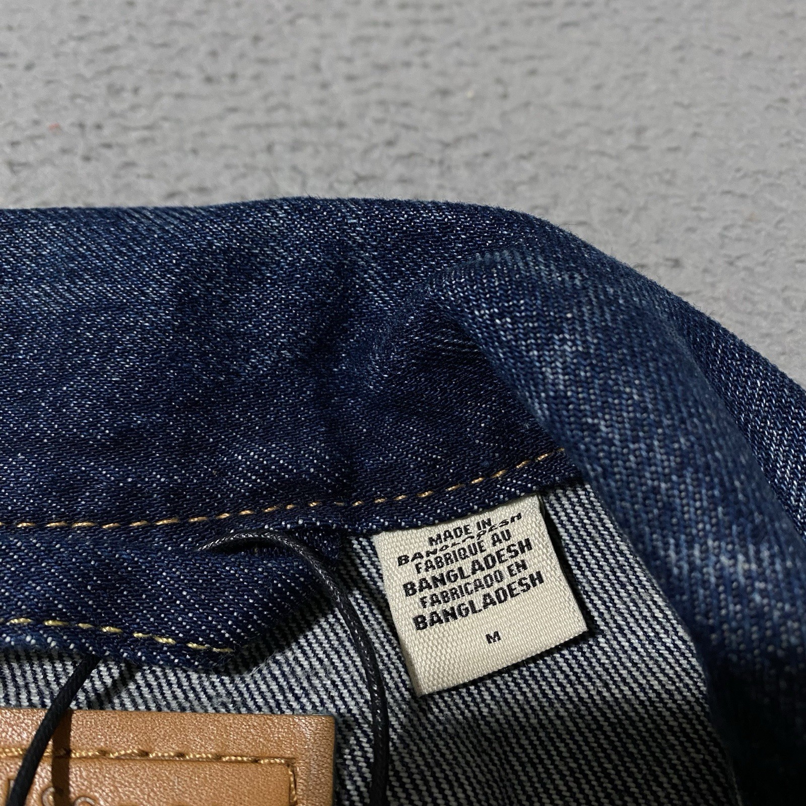 Levis Premium Type 2 Denim Jacket Mens Medium Blue Jean Relaxed Fit Trucker NEW
