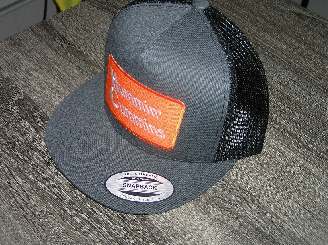 Hummin’ Cummins Patch on Trucker Hat Yupoong Classic 6006 Snapback Grey/Black