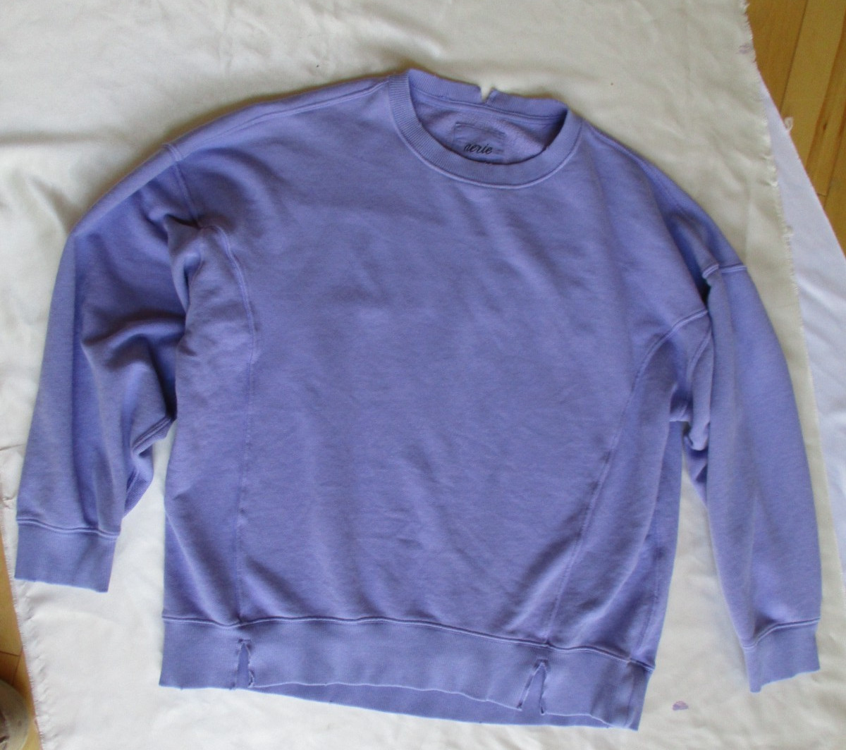 Aerie Size M The Chill Crew Sweatshirt Color Solar Violet