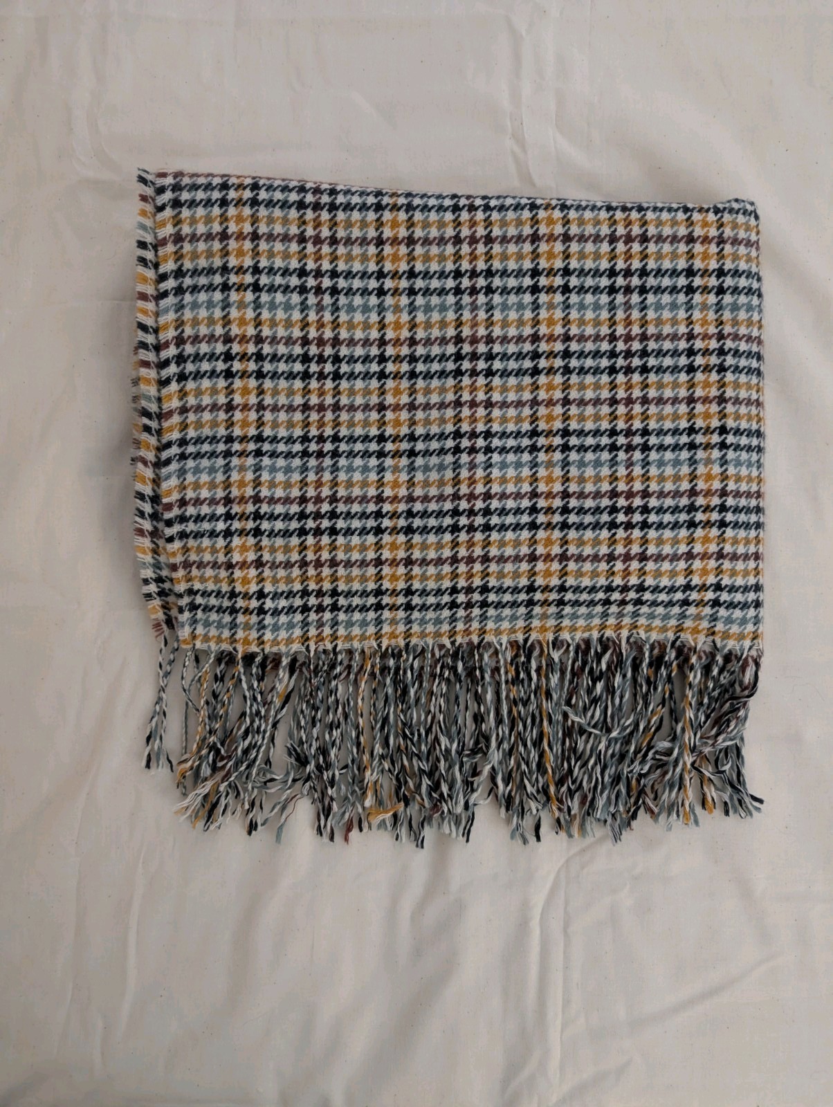 Mango MNG Multicoloured houndstooth plaid scarf w/ fringe 28″W x 77″ L+ fringe