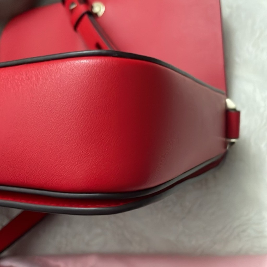 Leather handbag Kate Spade Red in Leather New without tags.