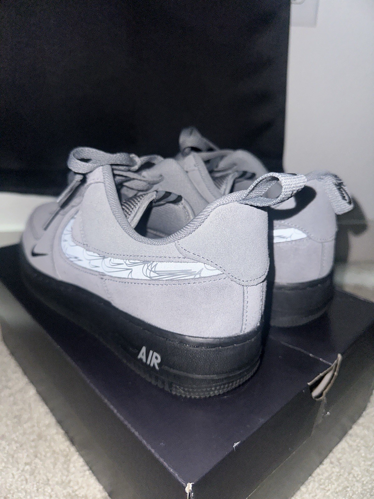 Nike Air Force 1 ’07 LV8 Men’s Low Top Suede Cool Grey/Black Reflective Swoosh