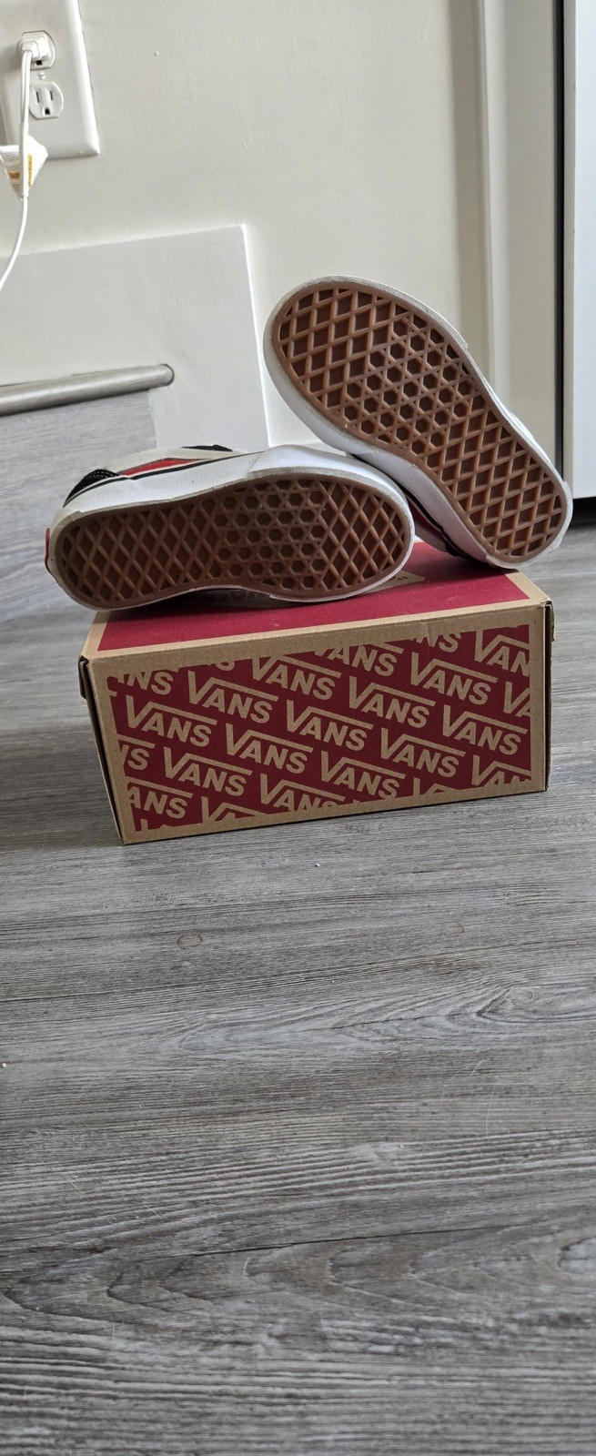 VANS Old Skool Kids’ Shoes Size 11.5C Red, Blk, White