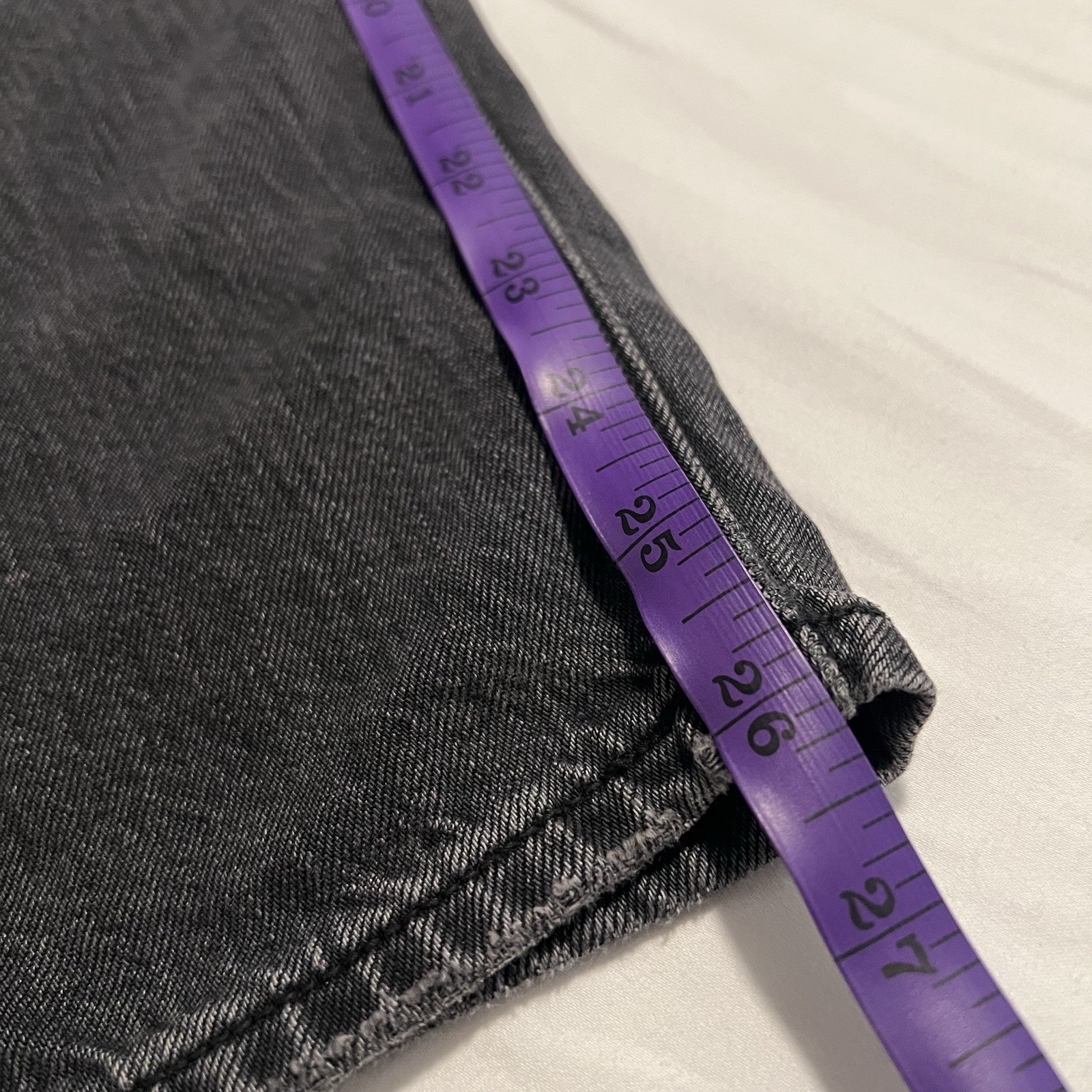 American Eagle Mom Jeans Women’s Size 16 Short Strigid Black