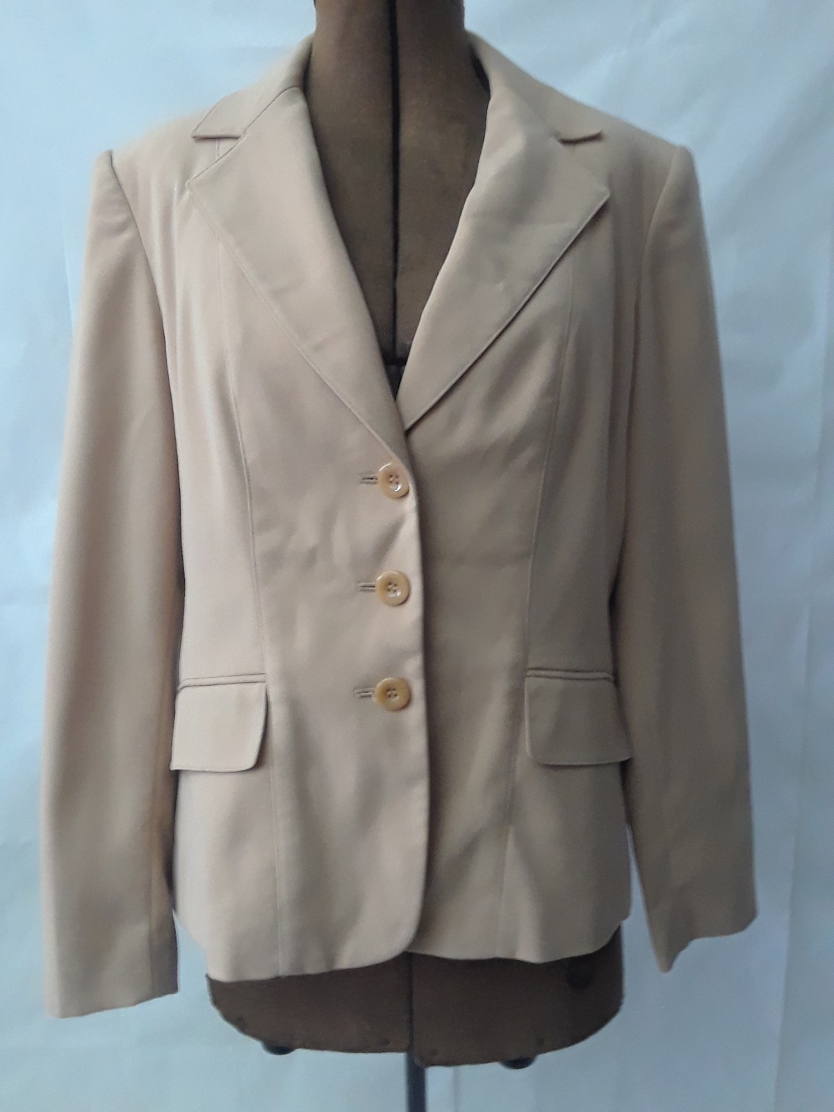Tan Blazer EAST 5th Womens 8 Petite Nanotex Fabric Three Botton Down Polyester