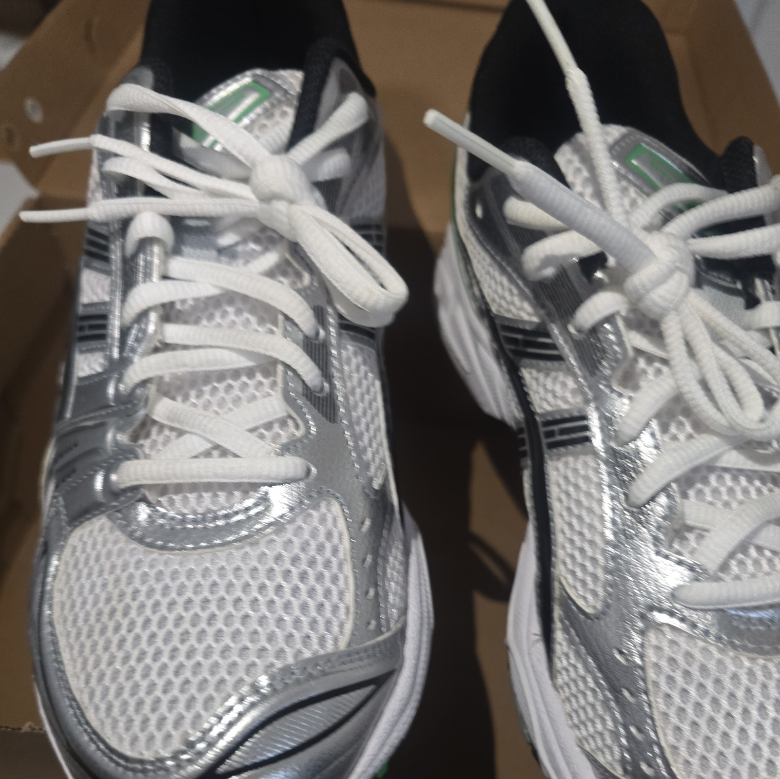 Asics Gel Kayano 14 White Malachite Green Size 10, 1201A019-110