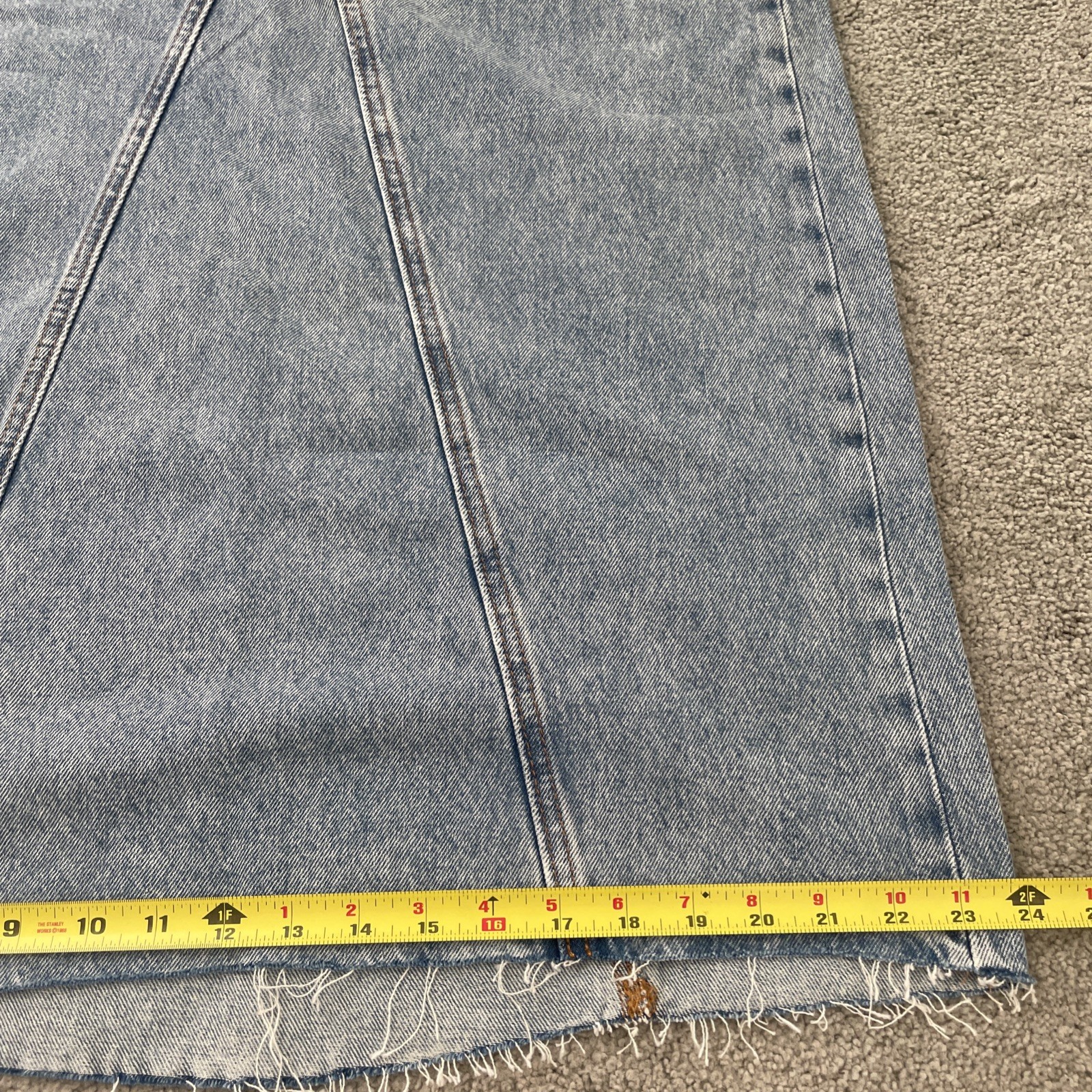 Levi’s Women’s Icon Long Jeans Maxi Slit Skirt Tag Sz. 28 Measured 30 Inch Waist