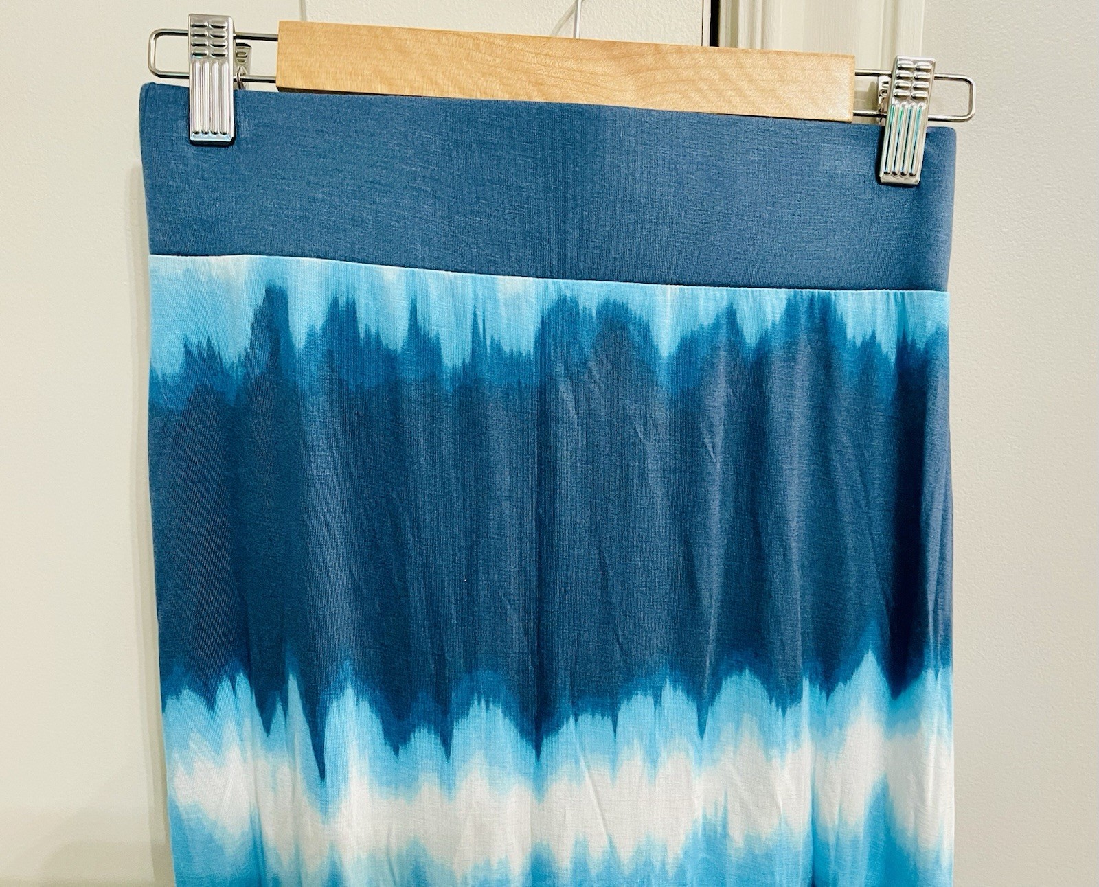 a.n.a Blue White Tie Dye Stretch Knit Maxi Skirt Women Casual Beach NWT