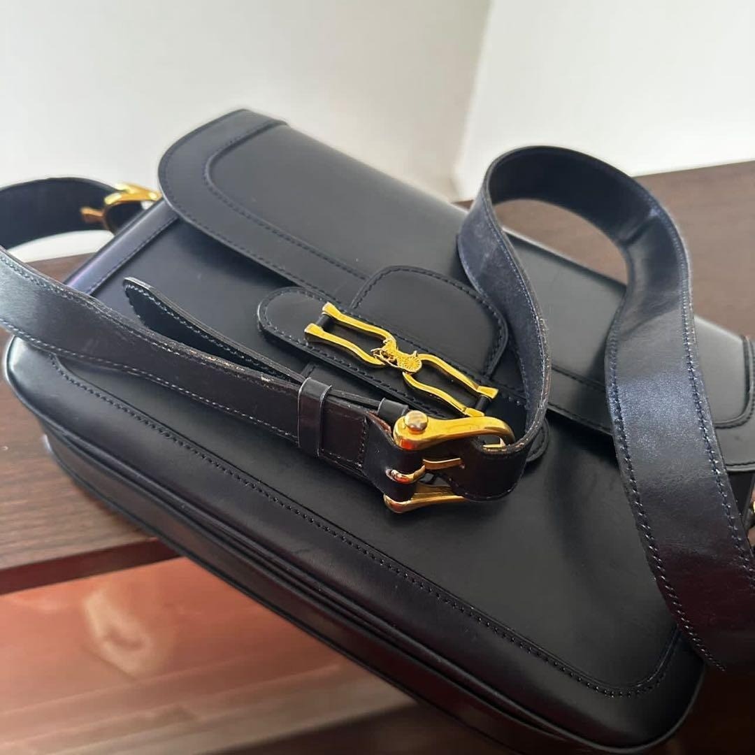 CELINE Horse Carriage Women’s Shoulder Bag Leather Black Gold Hardware Used