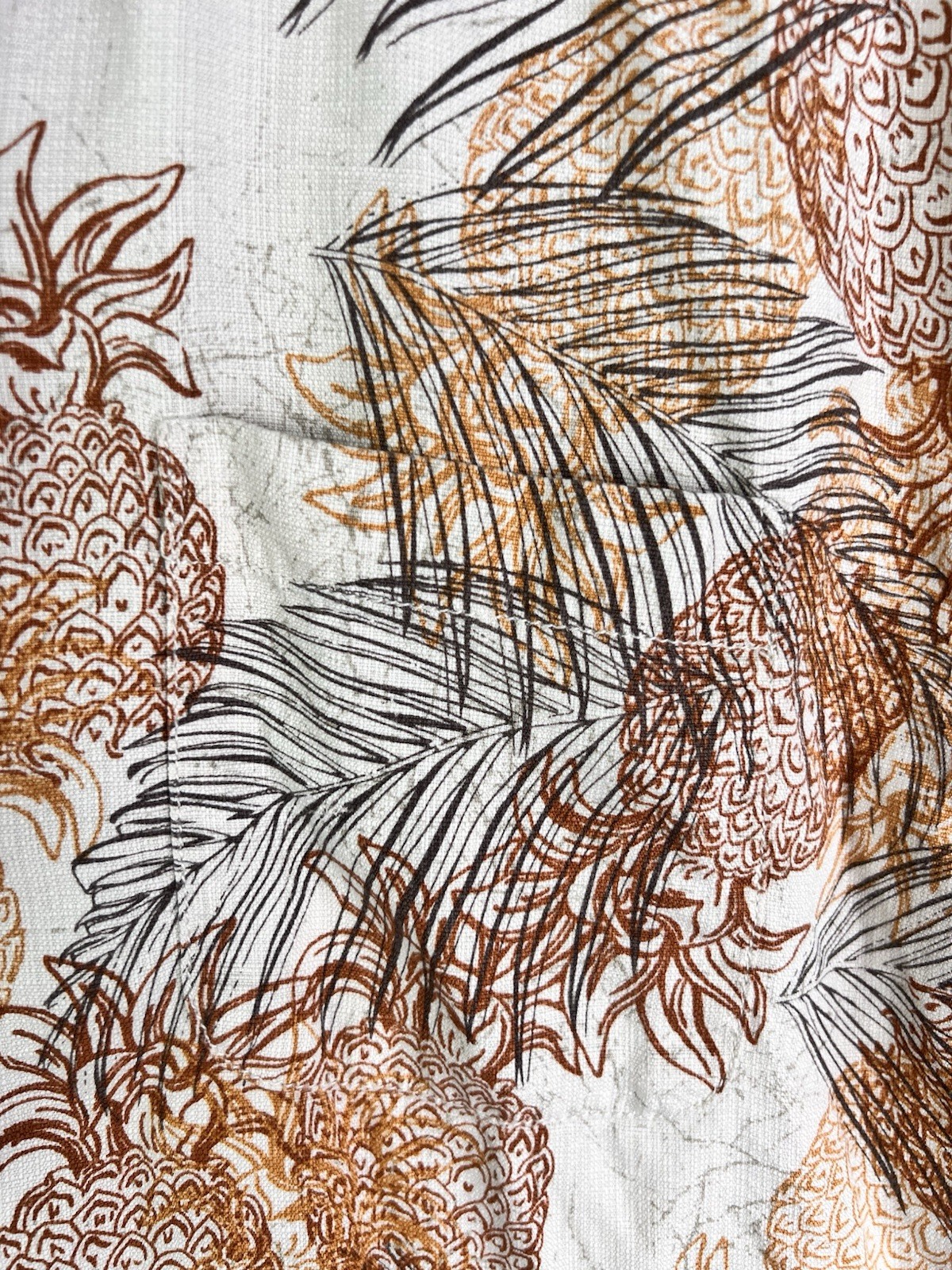 Tommy Bahama Shirt Men’s Medium Beige Floral Pineapple Silk Tropical Hawaiian