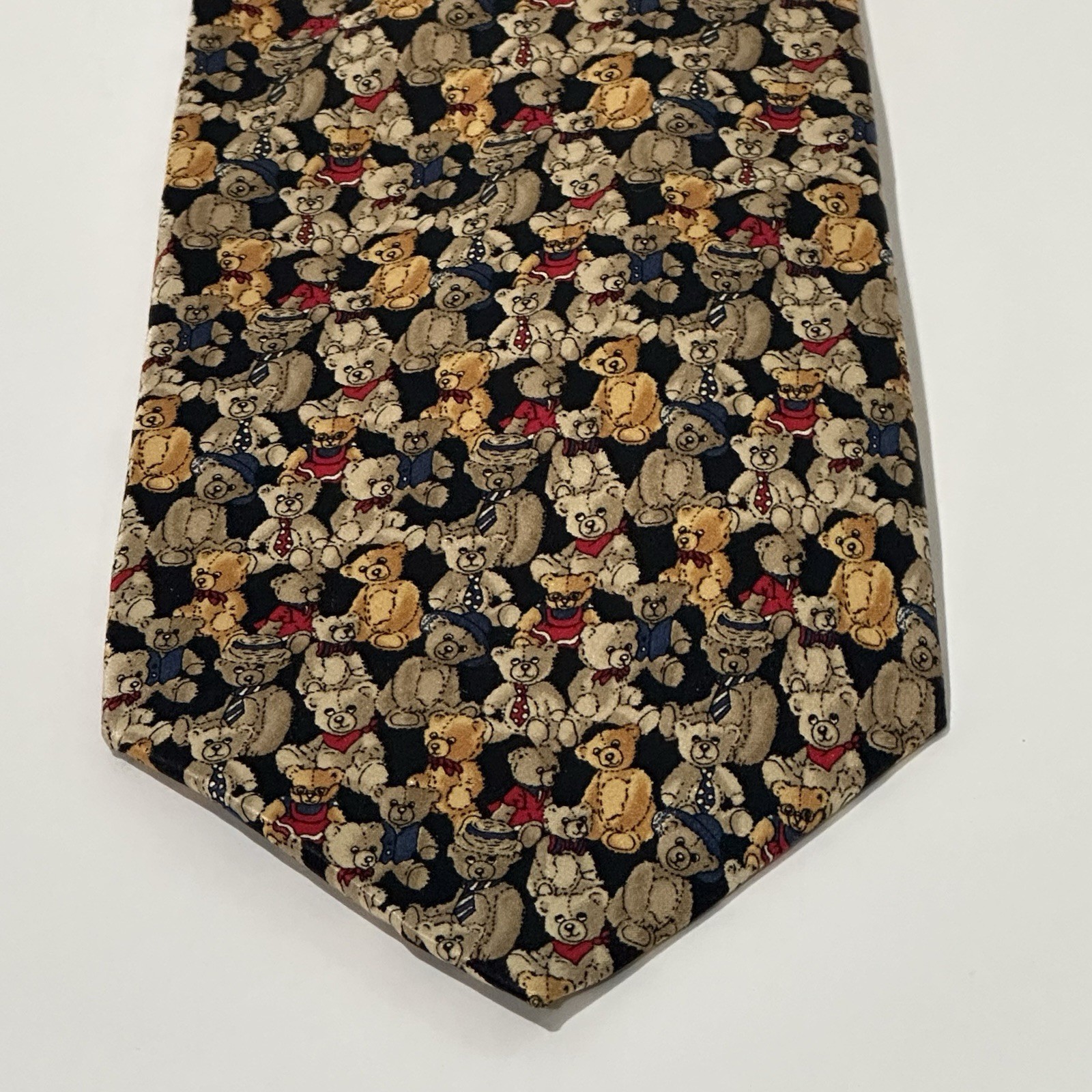 Museum Artifacts Tie Necktie Teddy Bear 100 Year Anniv. 2002 Approx. 59″ x 3.75″