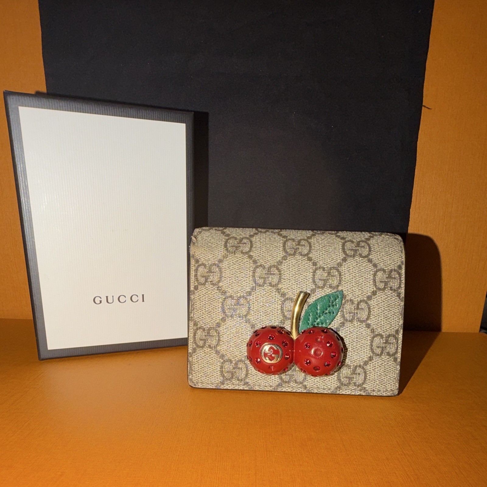 GUCCI GG Supreme Compact Cherry Wallet with Box 4.3 Inch