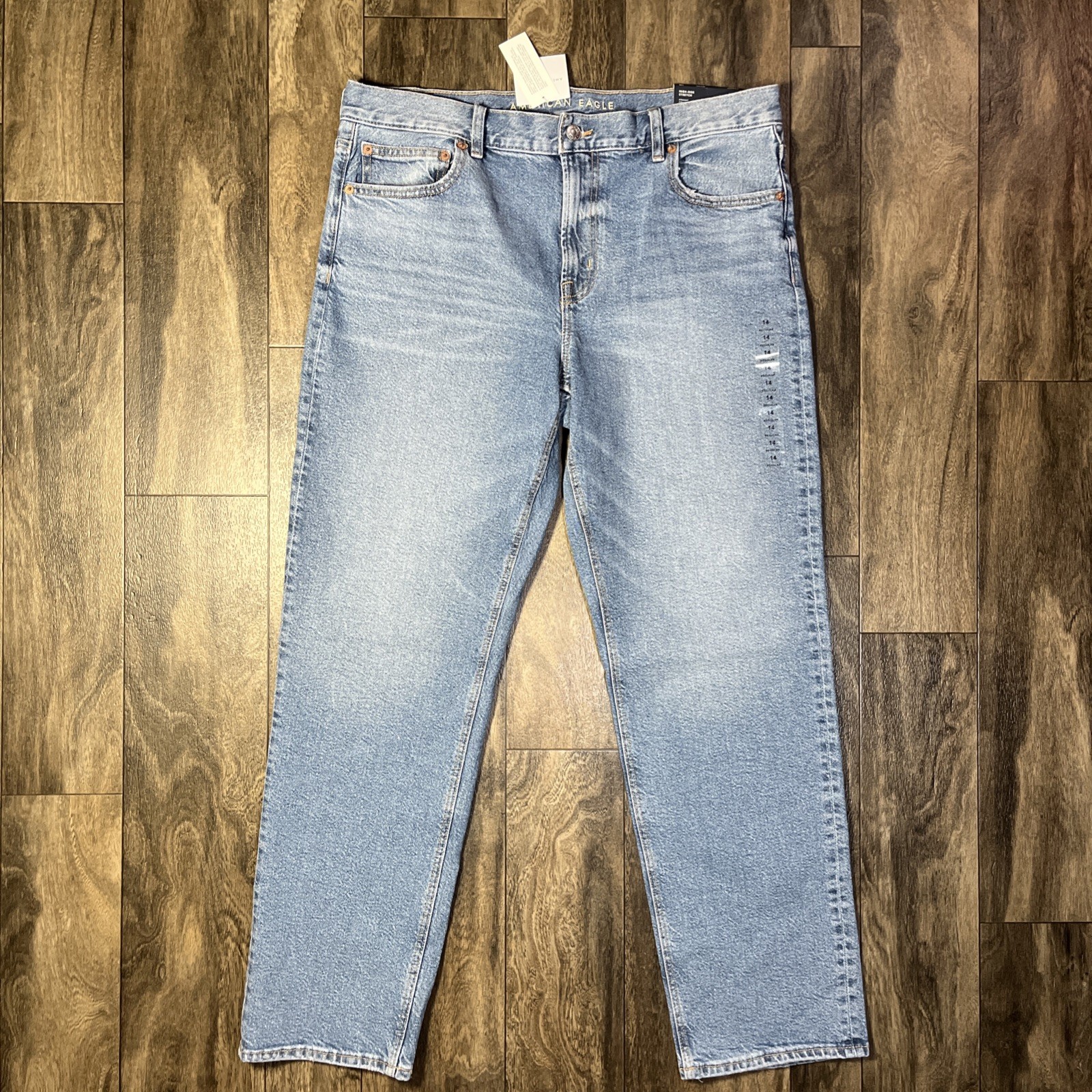American Eagle Strigid Curvy Mom Jeans Women’s 14 Faded Ways Blue NWT Stretch