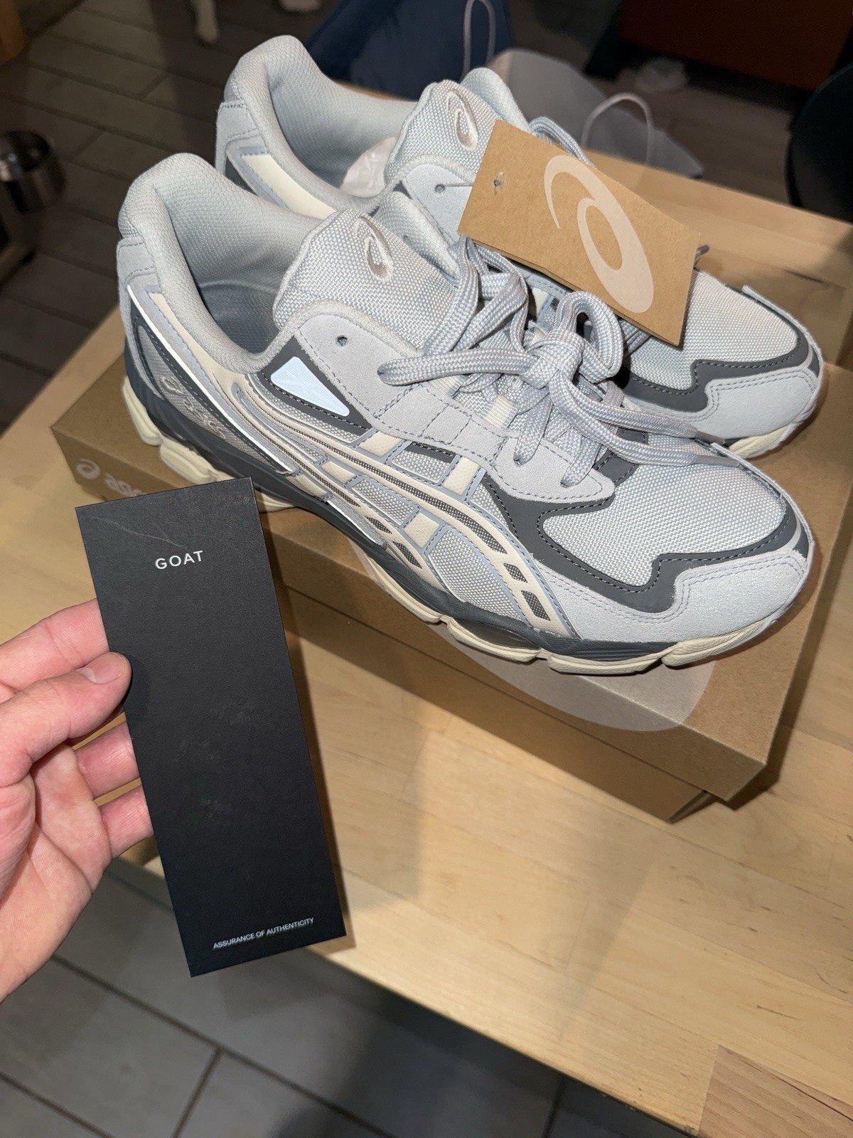 ASICS GEL NYC 2055 Men’s Gray/Cream Low Top Lace-Up Sneakers New w/ Box