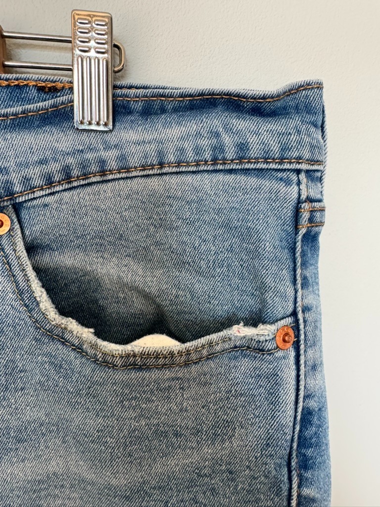 Levi’s Men’s 511 Perfectly Worn-In Jeans 40x 30