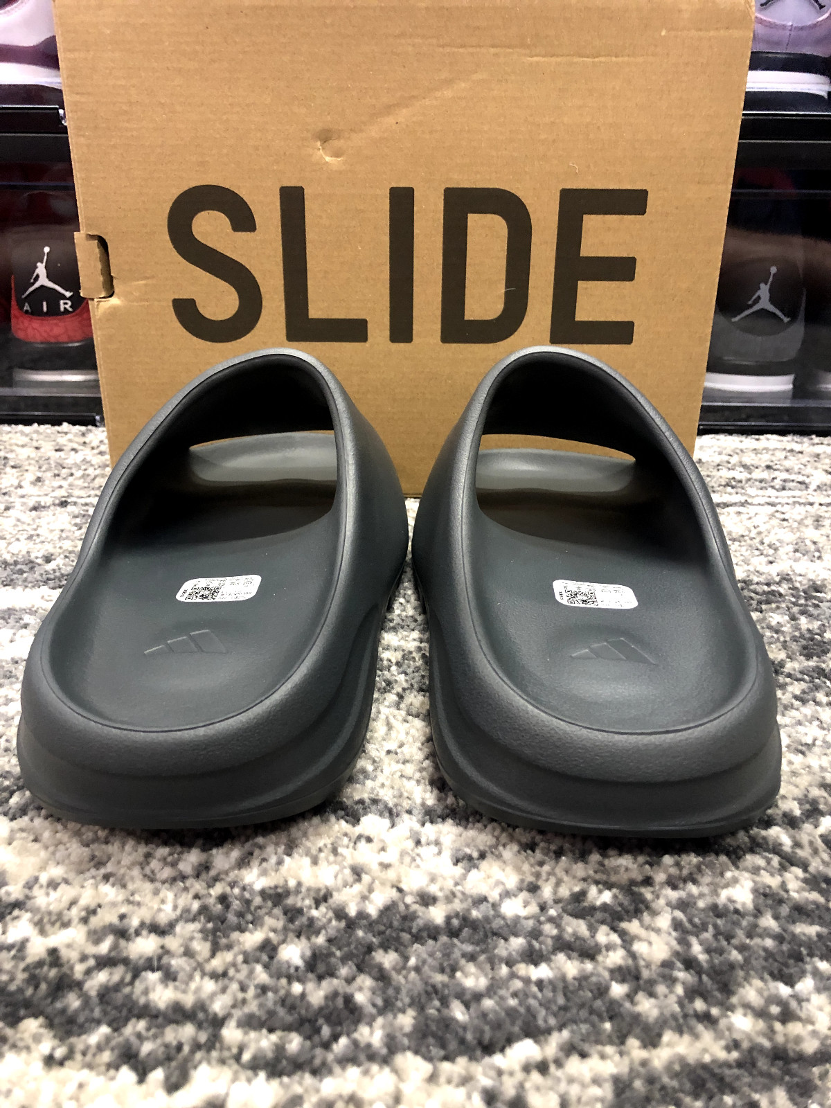 ADIDAS YEEZY SLIDE ‘SLATE GREY’ – SIZE 8 MENS US – BNIB – DEADSTOCK!!
