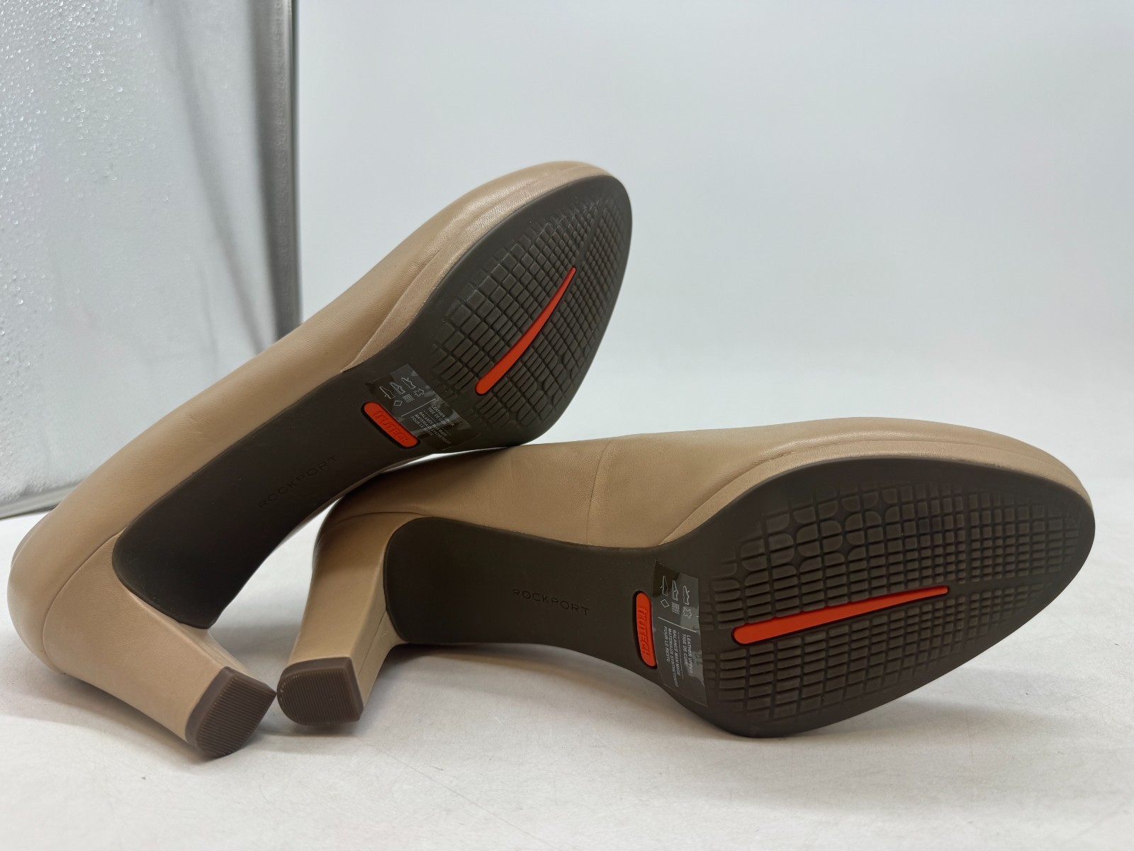 Rockport Total Motion Leah Pumps Women’s Tan Leather Slip-On Comfort – 7.5