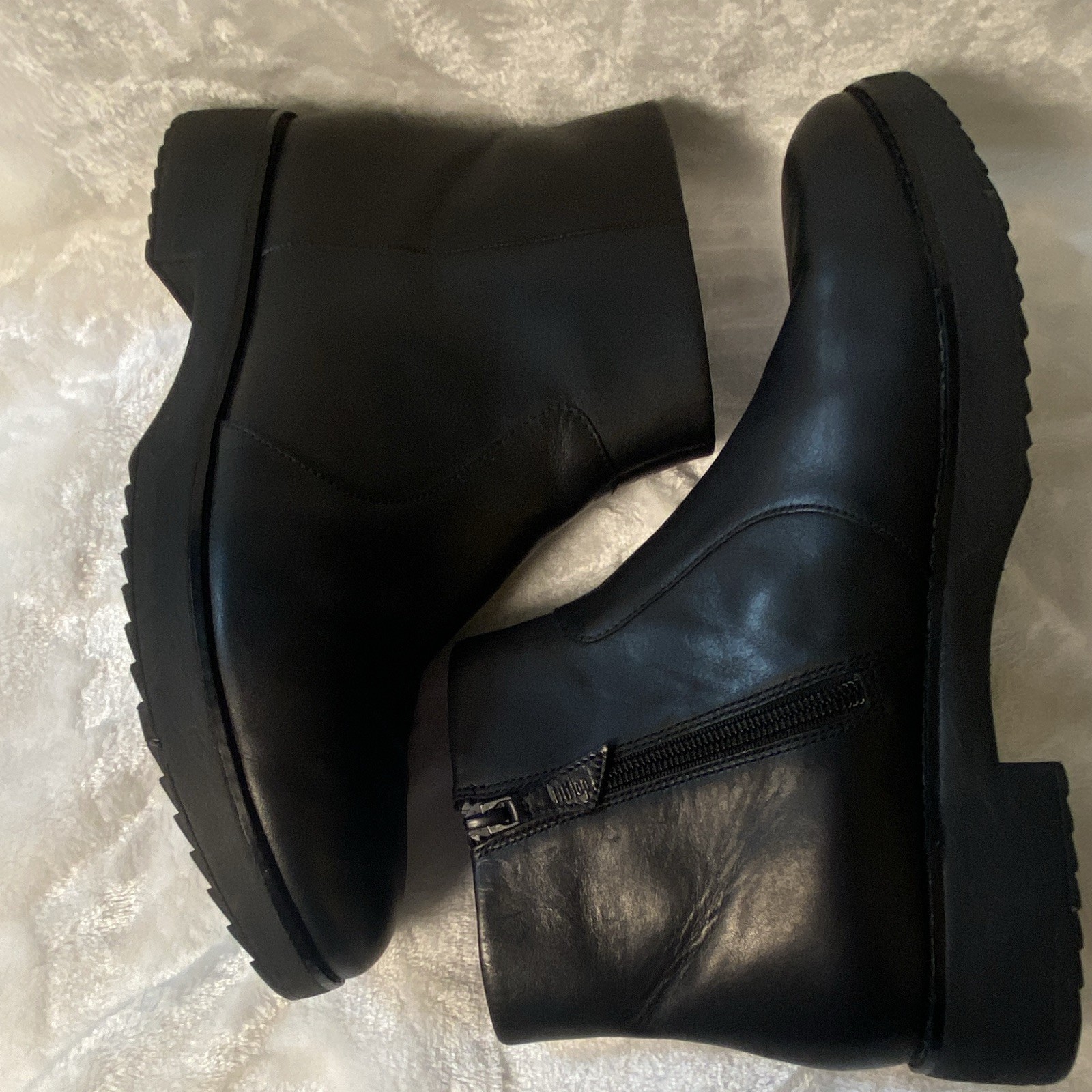 FitFlop Comfort-Technology Leather Chelsea Ankle Bootie Black Zip US 10
