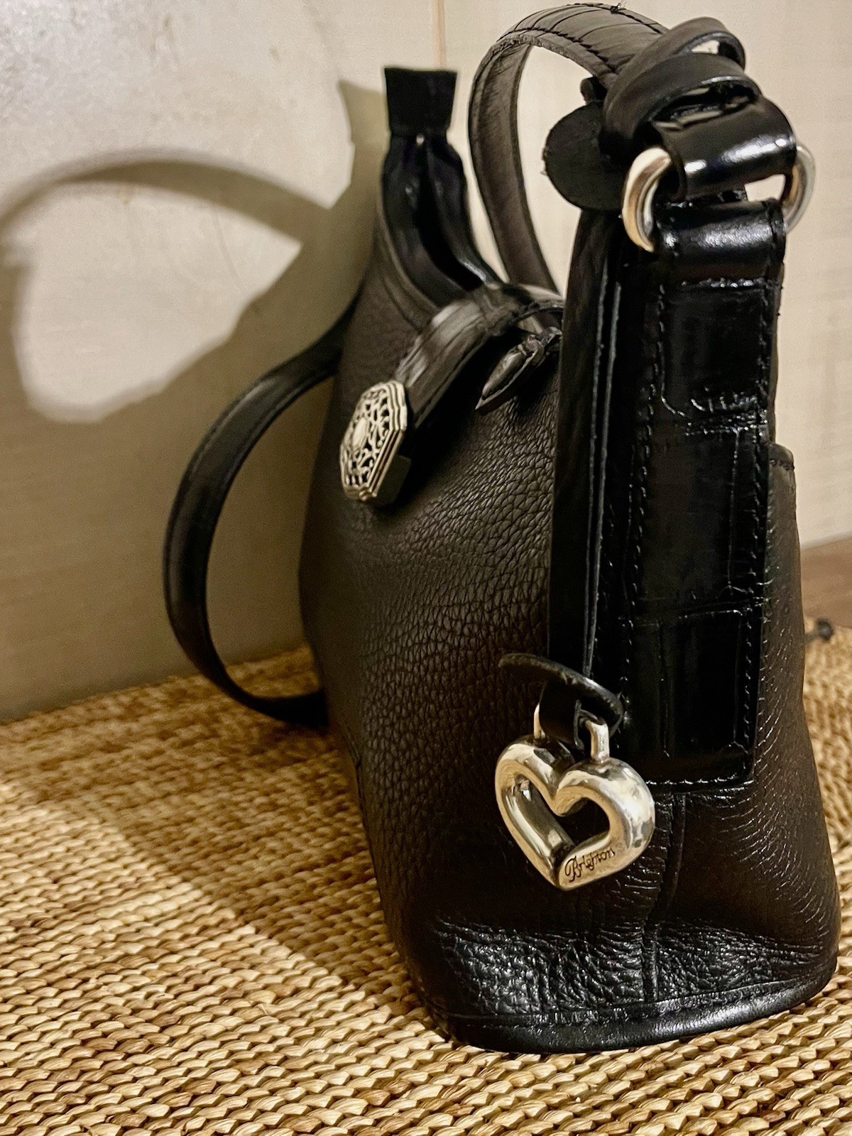 Brighton Black Small Pebbled Shoulder Bag Zip Red Lining Silver Heart Charm