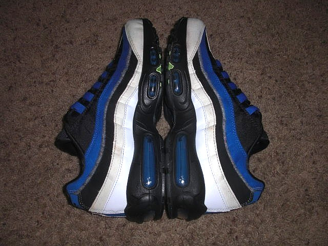Nike Air Max 95 SE Sneakers Black Leather Double Swoosh Mens US 9.5 (DQ0268-001)