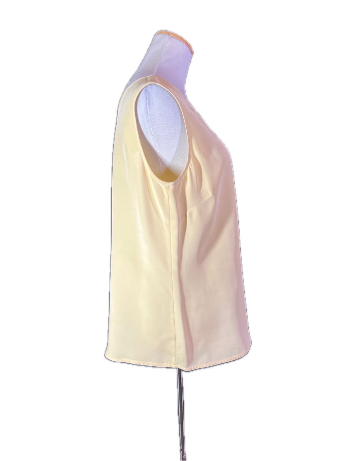 St. John Size 10 Creamy Yellow Silk Sleeveless Shell Top Tank
