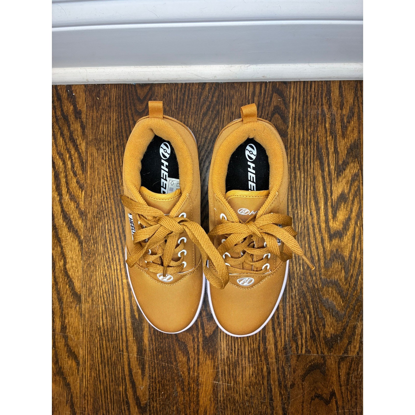 Boys Tan Heely Pro 20 Skate Shoes Youth Size 3
