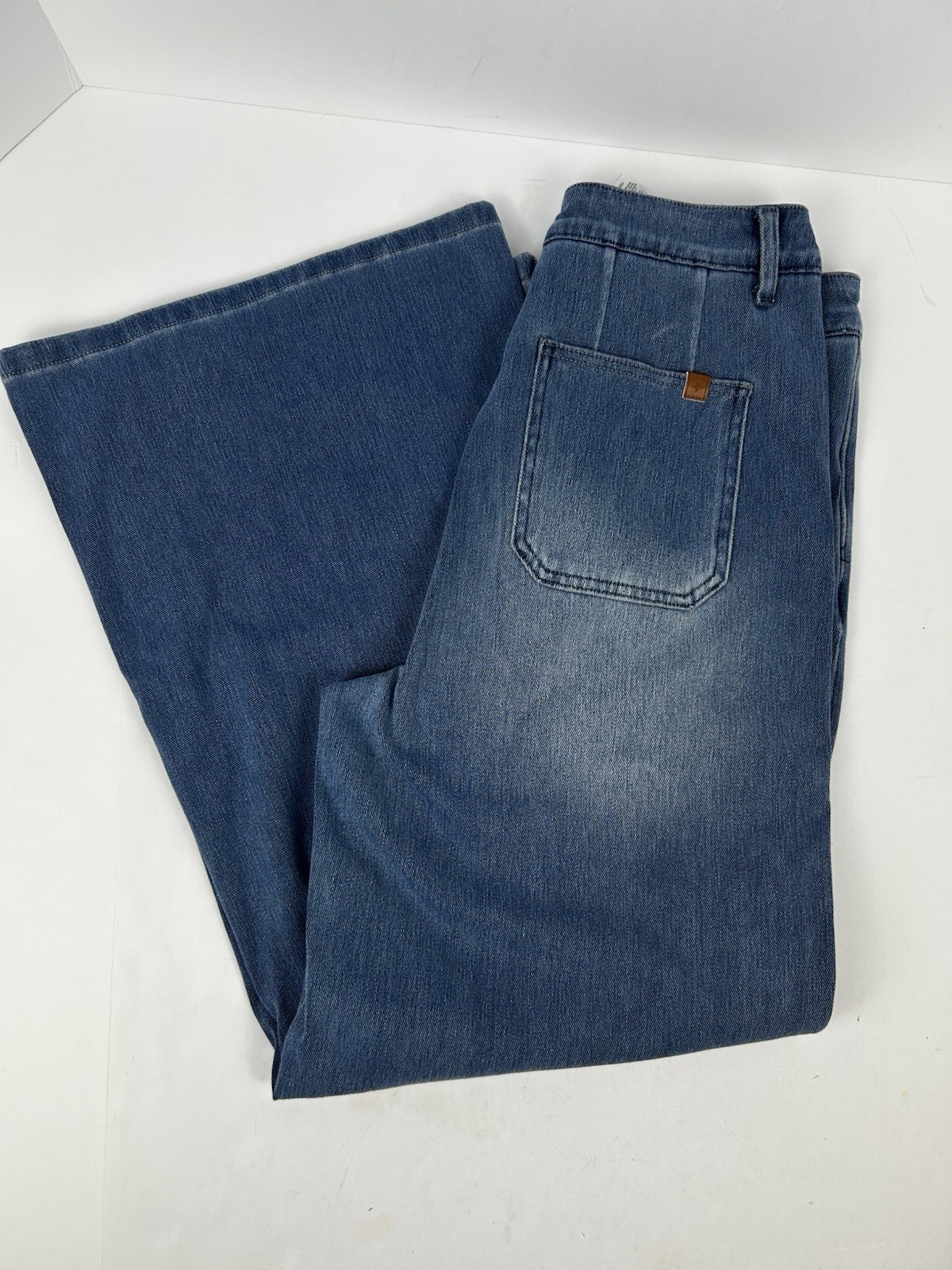 Halara Women’s Halara Flex High Waisted Pockets Wide Leg Jeans Size Med Petite