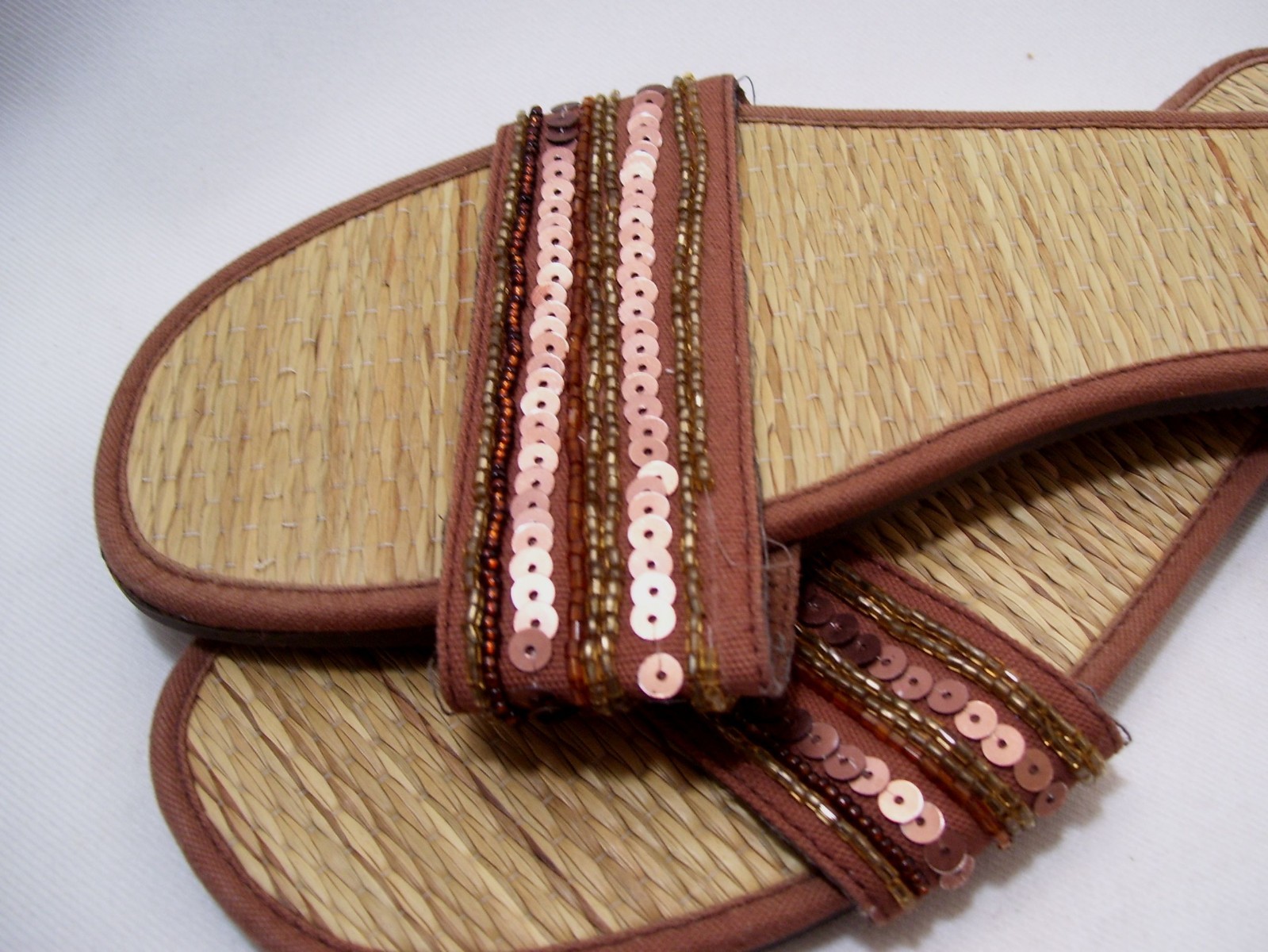 OLD NAVY Women’s Slippers Flat Shoes Brown Size 8 Sequins & Beaded Band New