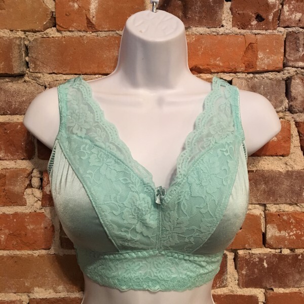 Rhonda Shear Aqua Blue Pin Up Lace Retro Bra New Removable Pads