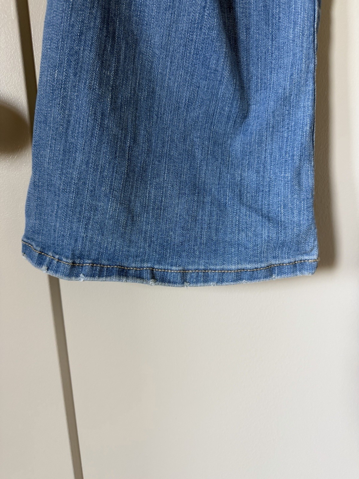 Aéropostale Women’s Light Wash Blue Slim Flare Stretch 5-Pocket Jeans Size 6